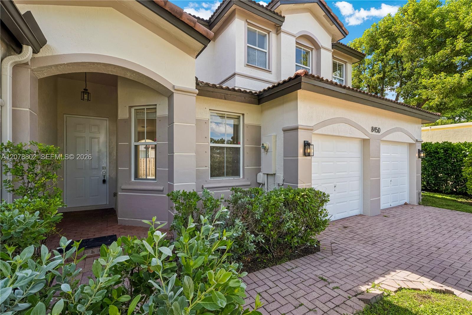 8450 NW 113th Psge — Photo 3