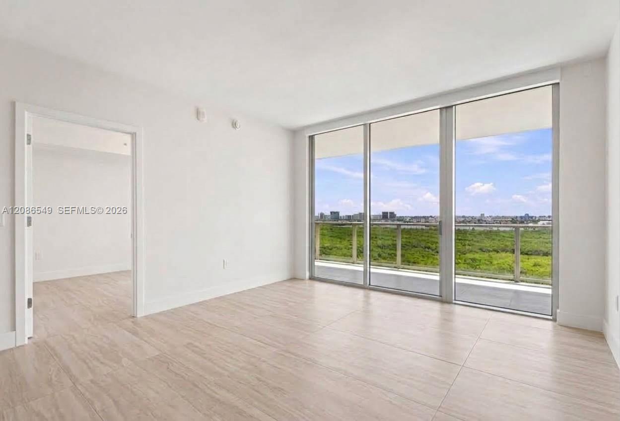 2411 Laguna Cir # 1004 — Photo 4