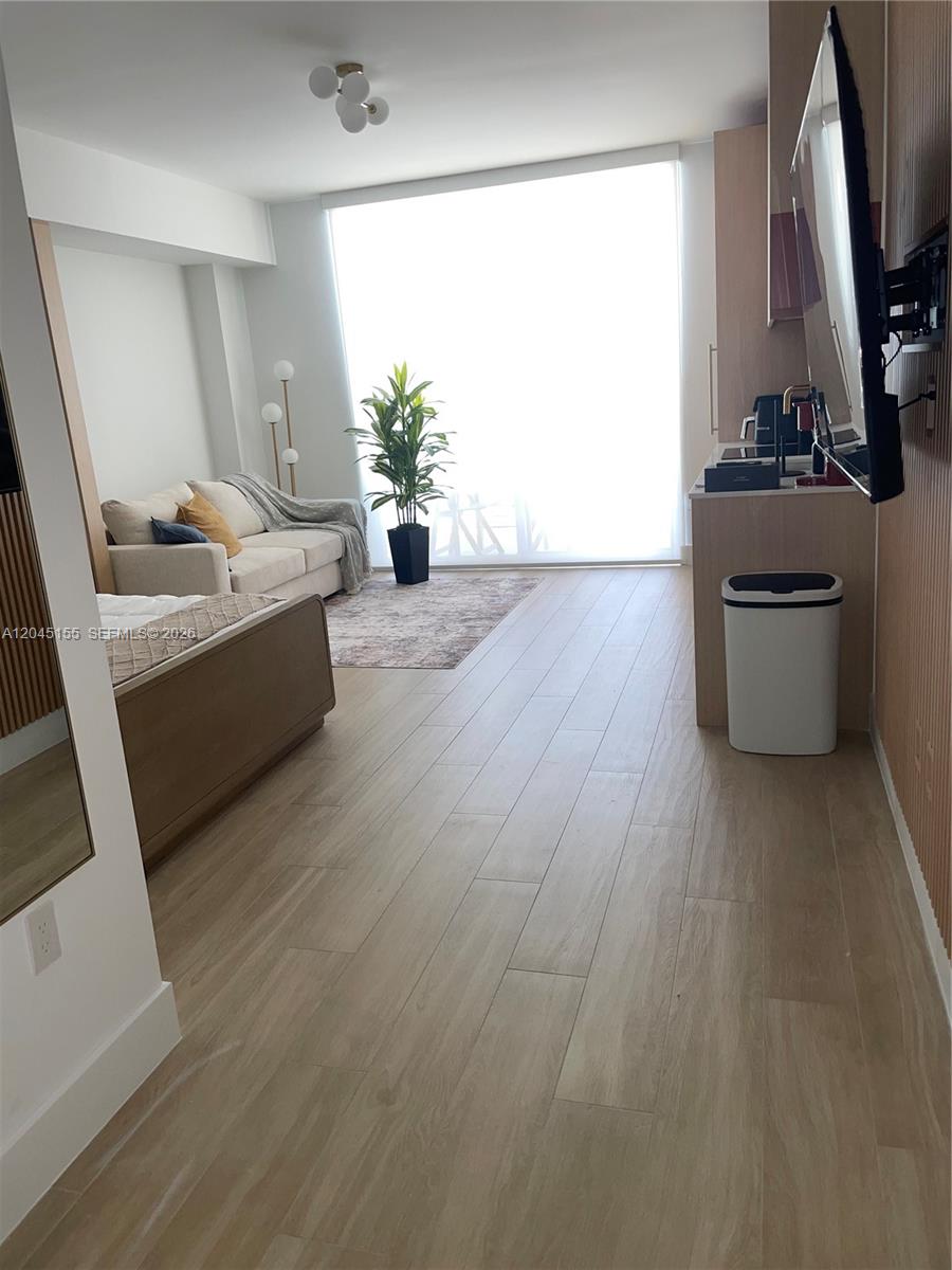 90 NE 32 # 819, Miami FL 33137