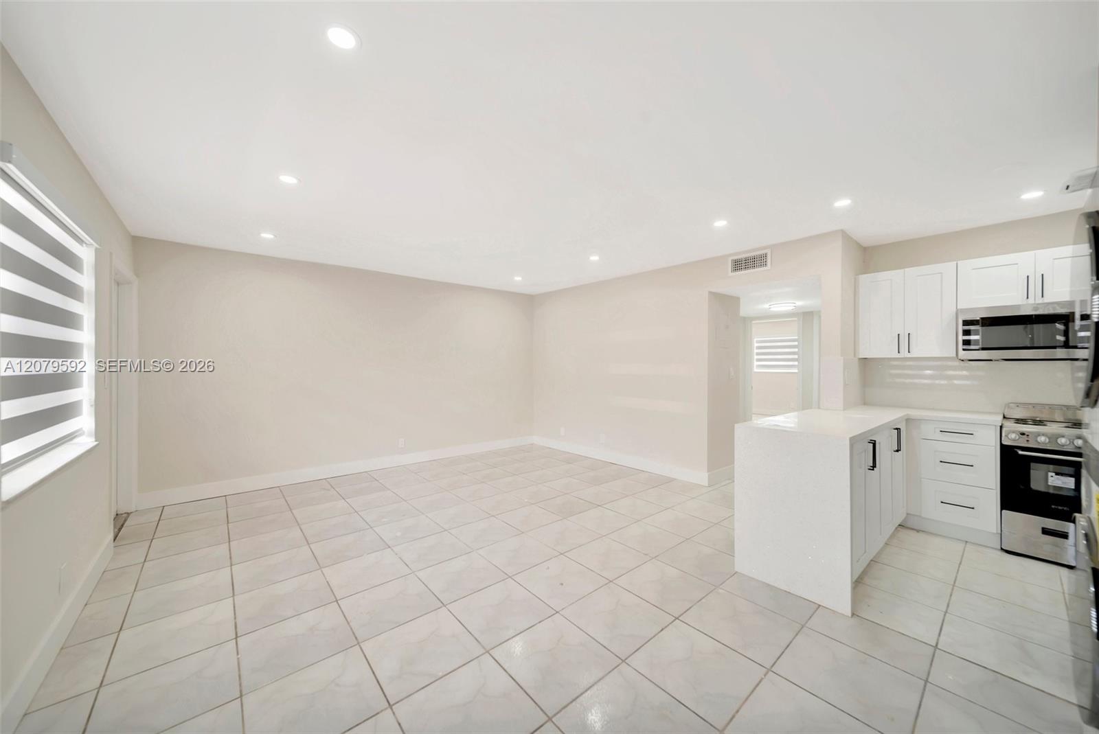 4051 NE 13th Ave # 3 — Photo 5
