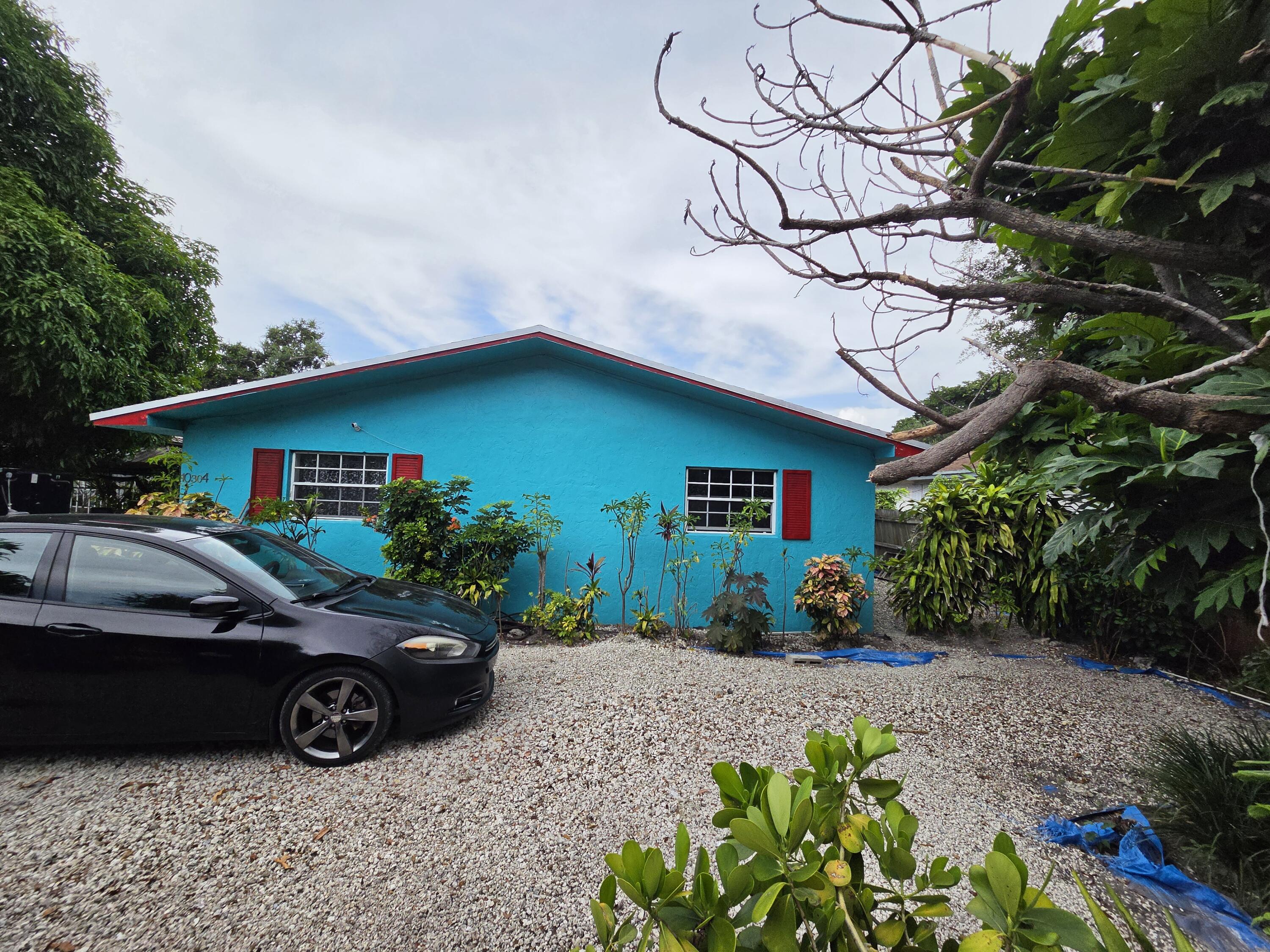 10304 NW 10TH Avenue — Photo 2