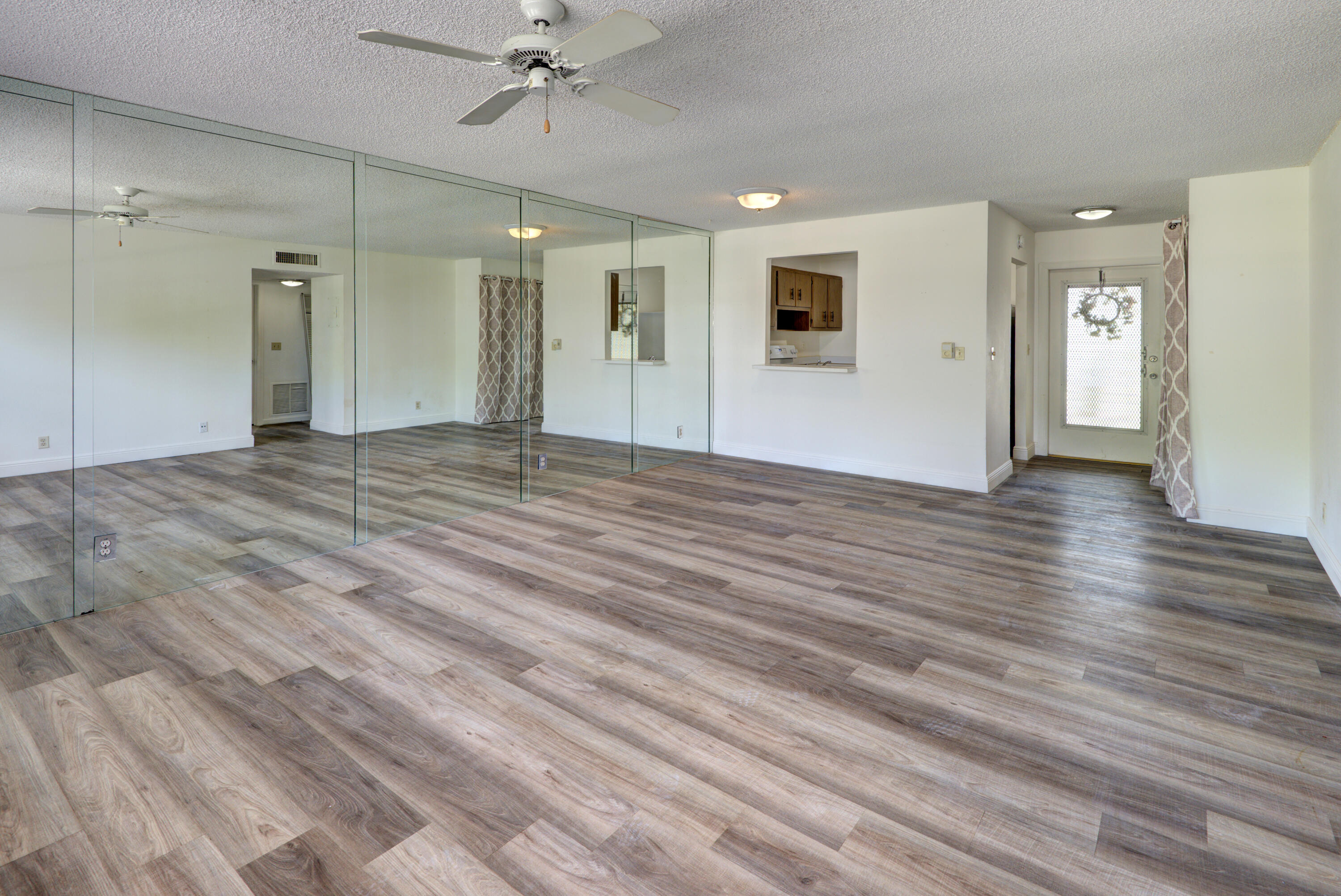 420 SE 2ND Avenue # 23 — Photo 4