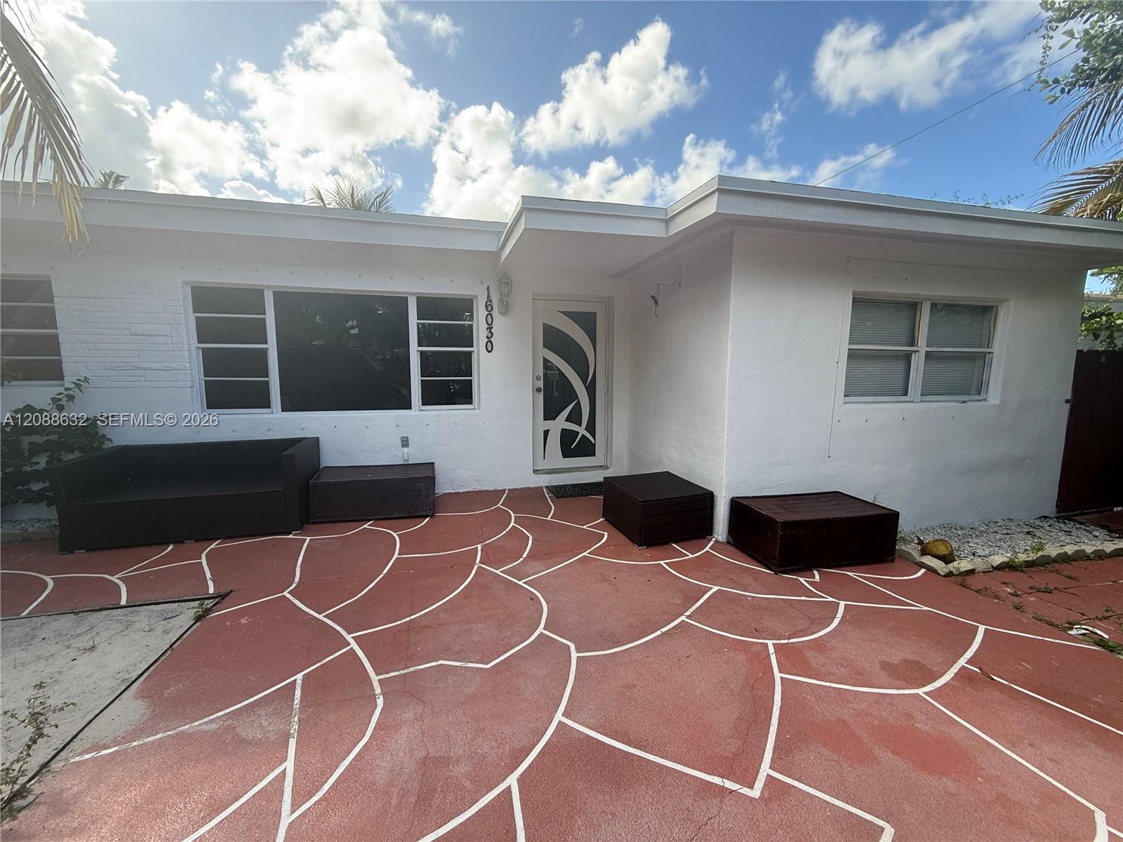 16030 Miami Dr — Photo 2