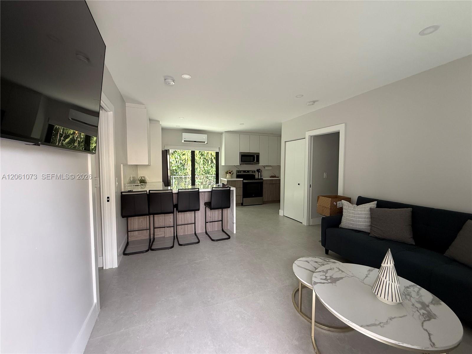 1050 NE 9th Ave # 4, Fort Lauderdale FL 33304