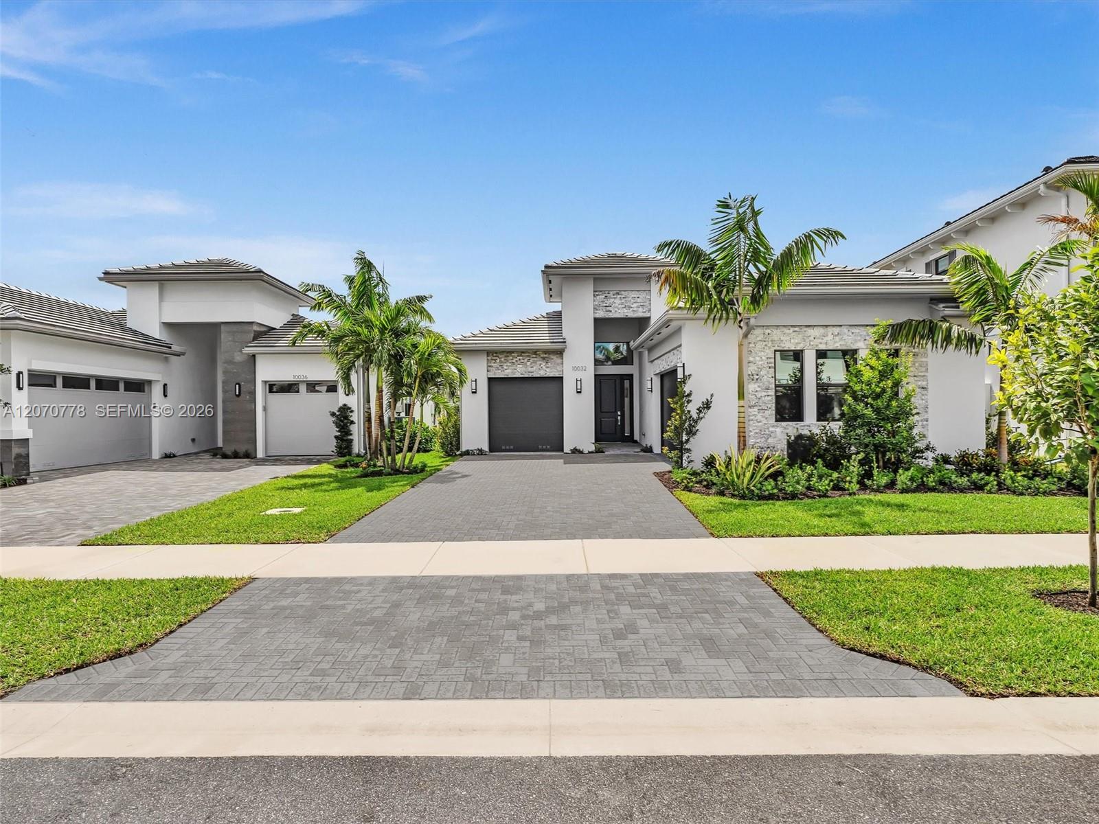10032 Stockrun Dr, Palm Beach Gardens FL 33412