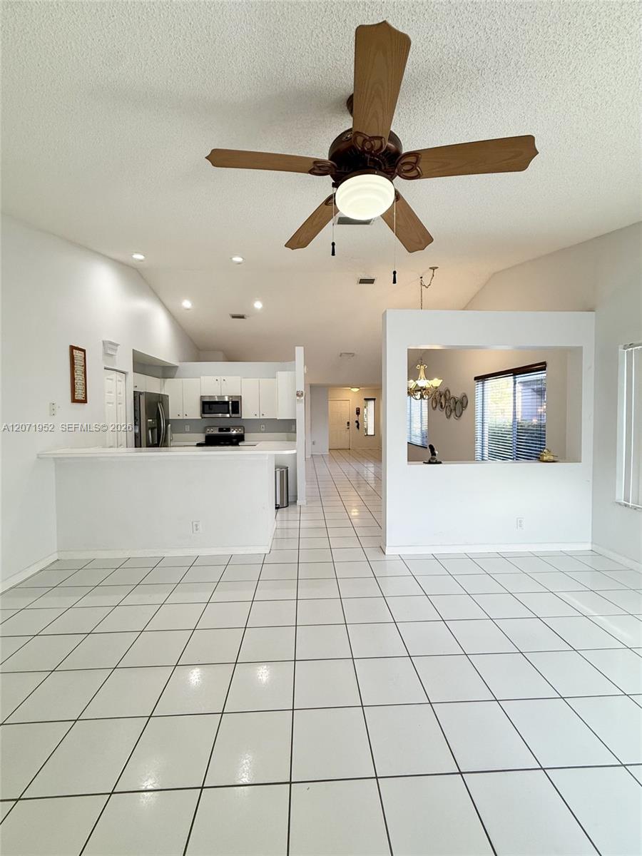 4340 Pine Ridge Ct — Photo 3