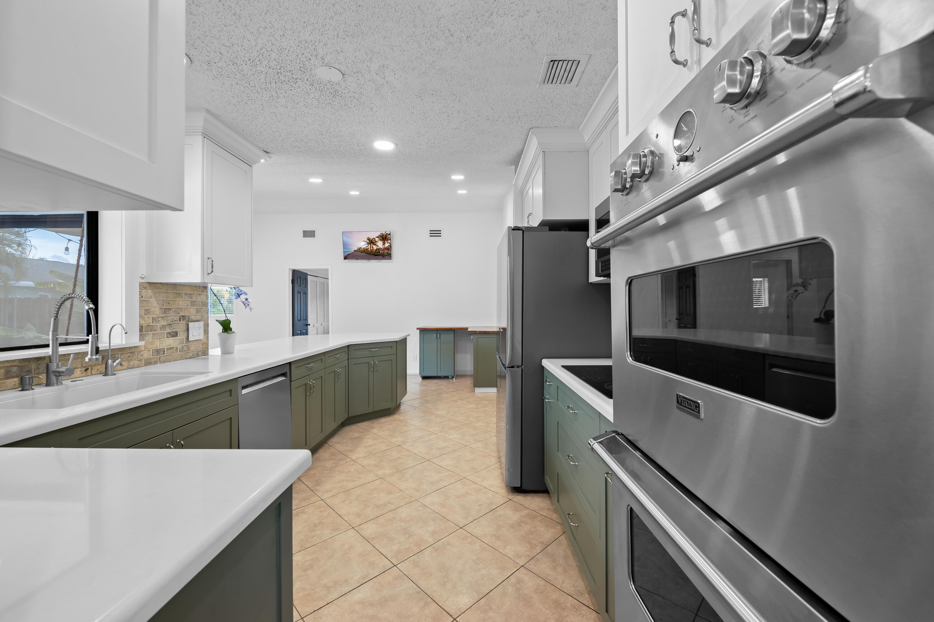 9965 NW 23RD Street — Photo 2