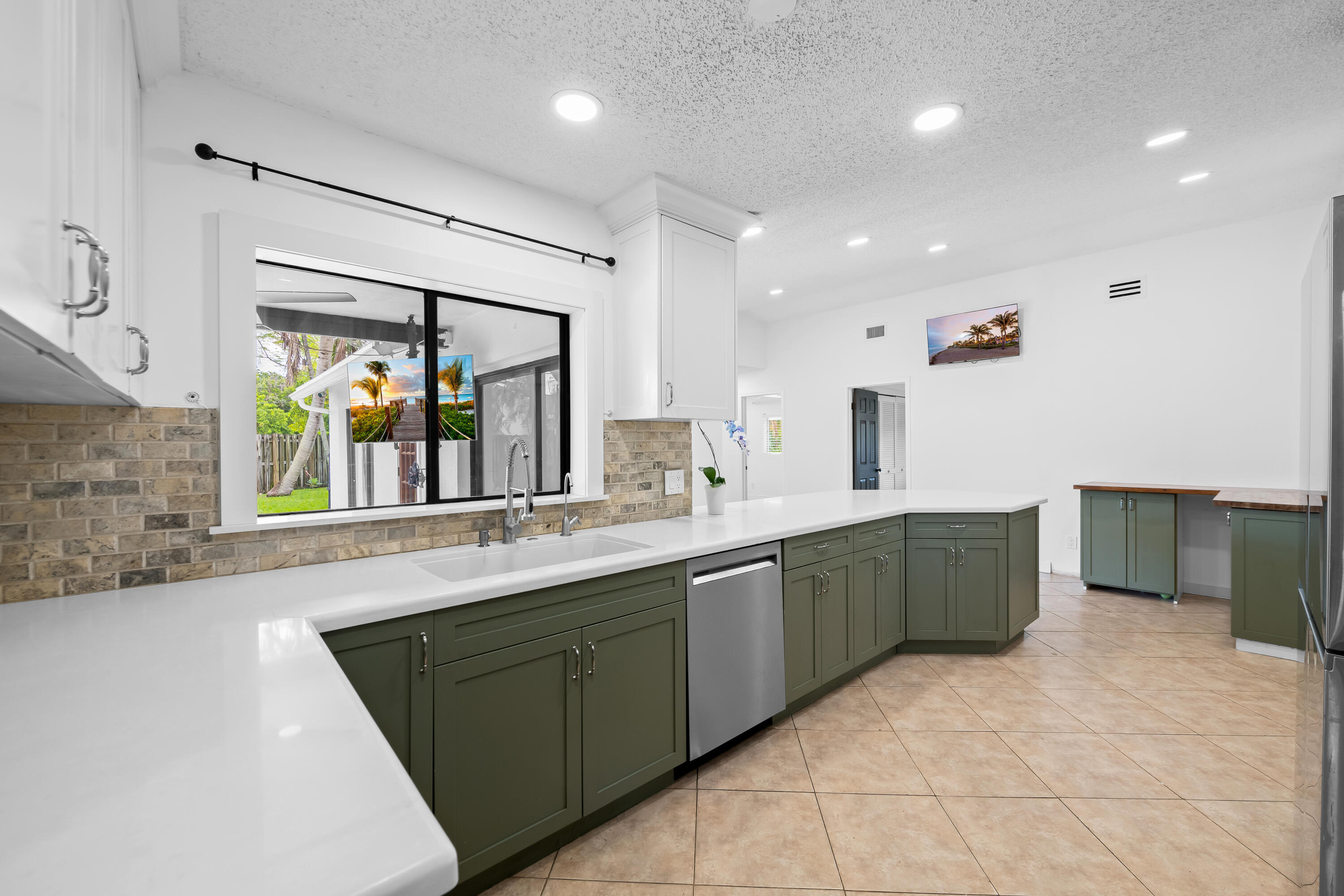 9965 NW 23RD Street — Photo 4