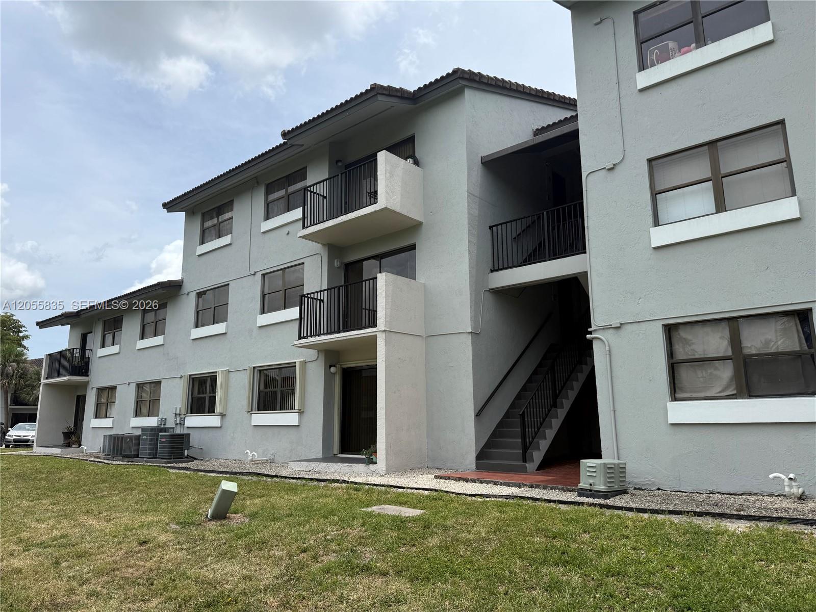 7195 NW 179th St # 211, Hialeah FL 33015