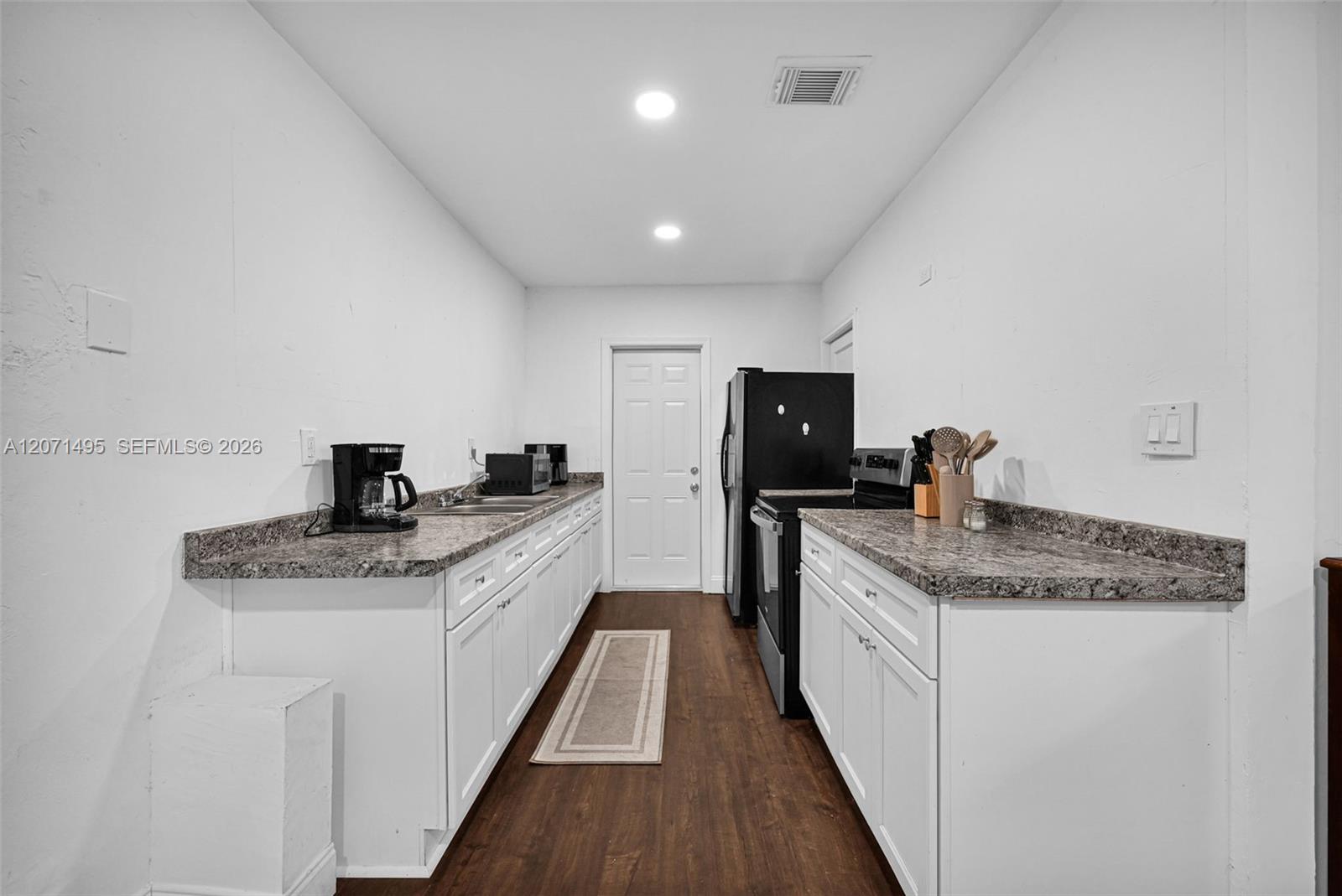 370 NE 87th St View 13