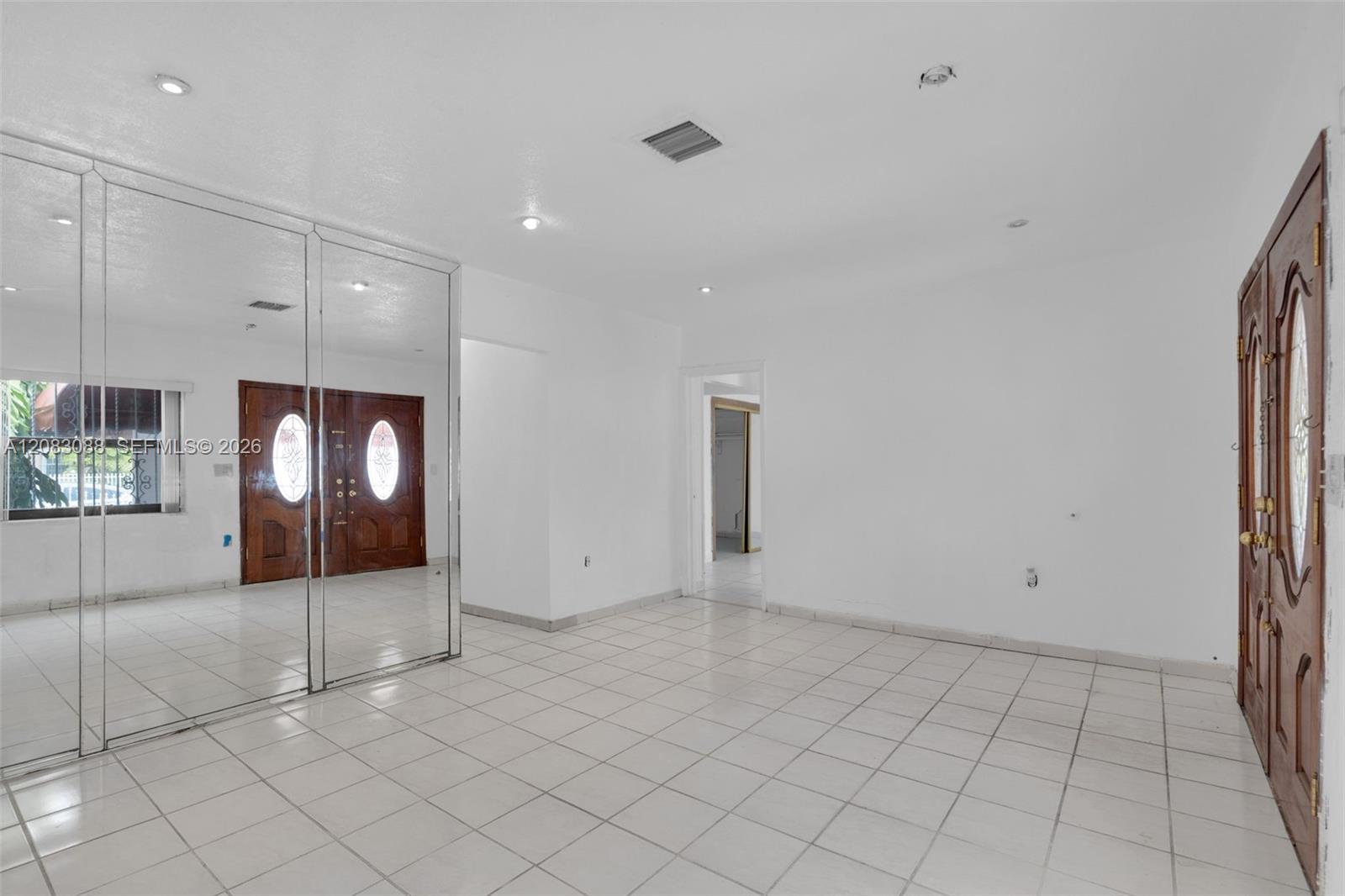 615 SW 62nd Ct — Photo 5