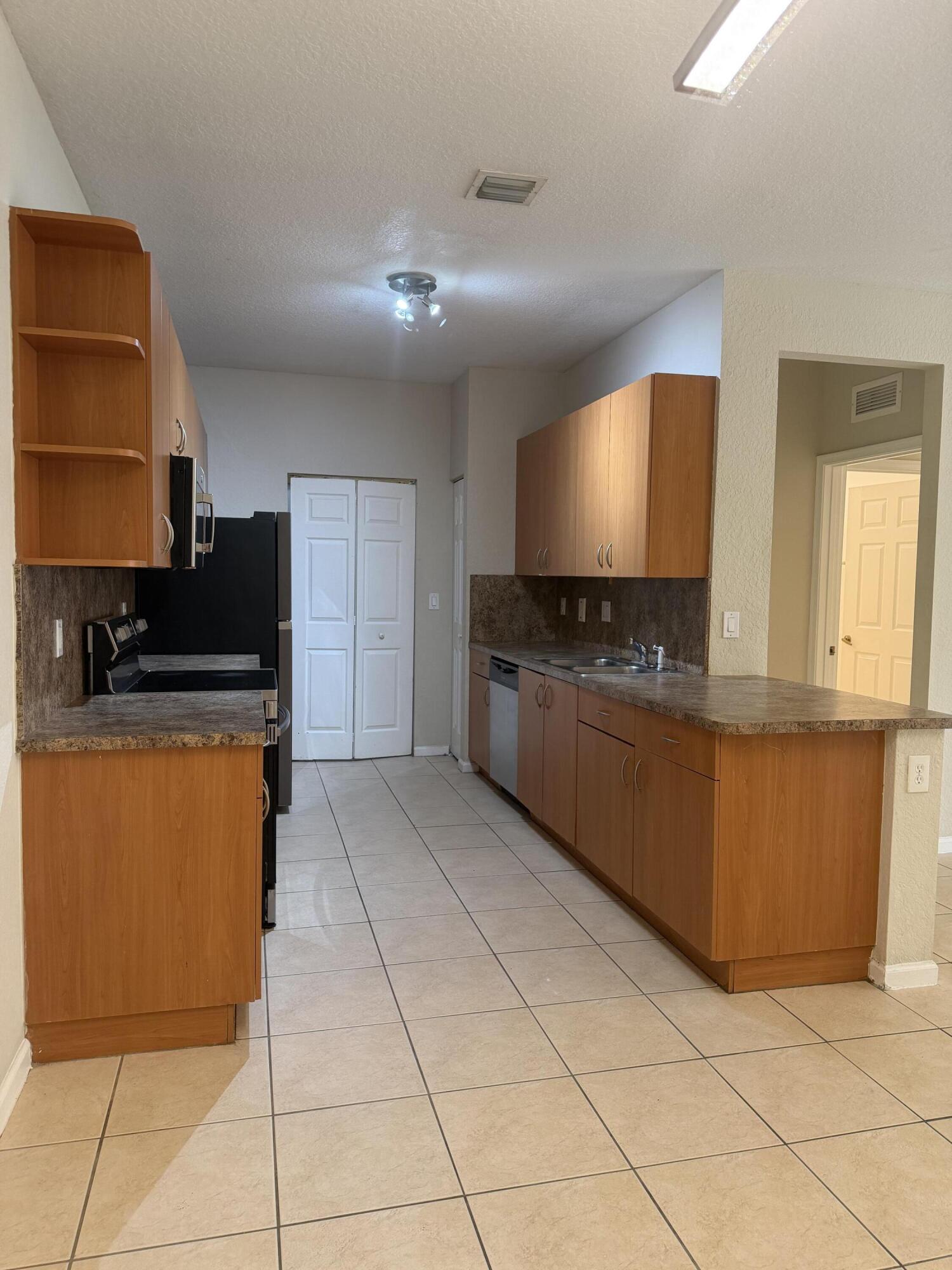 3553 Forest Hill Boulevard # 45 — Photo 4
