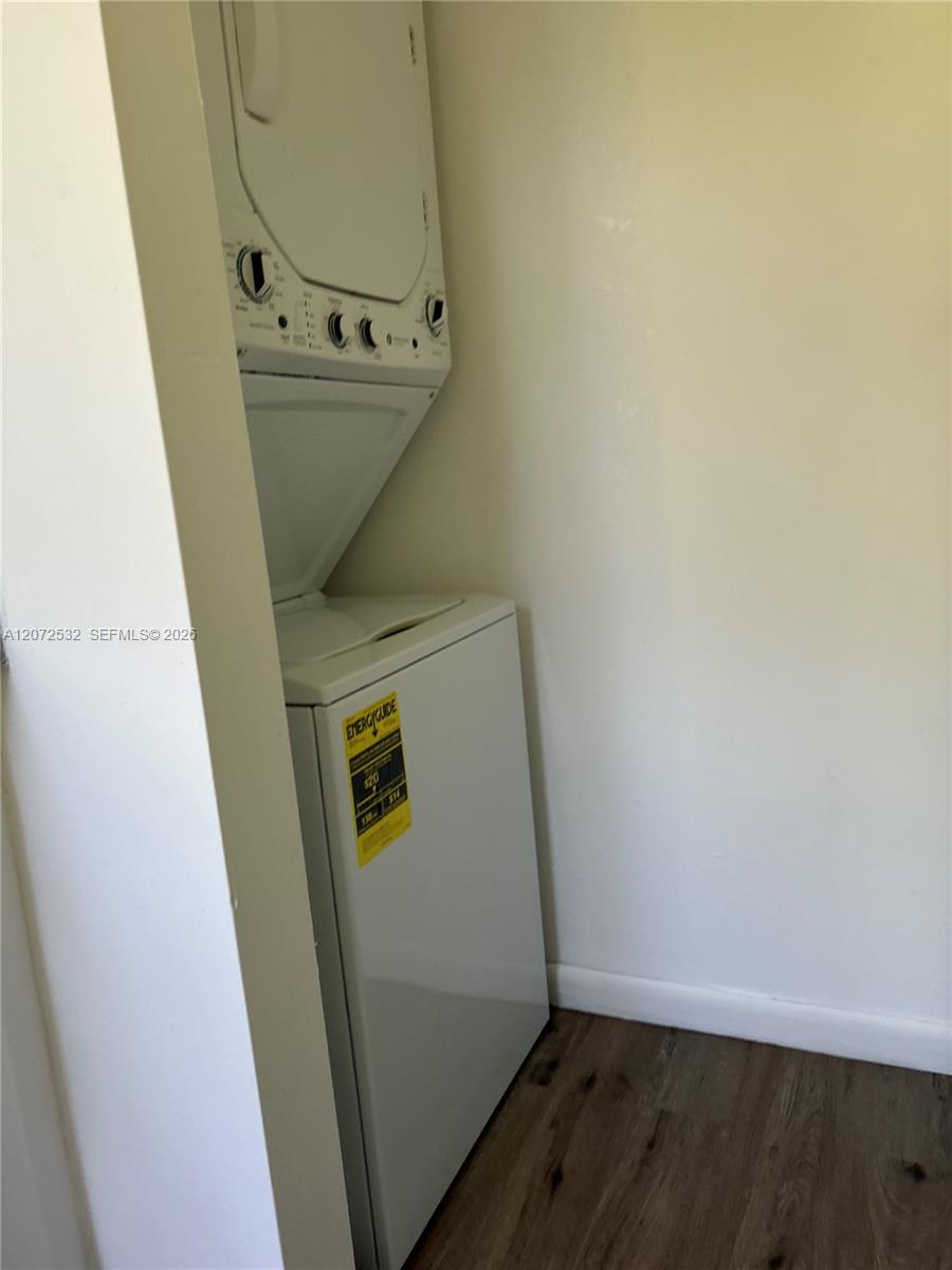 1055 N Franklin Ave # 1055D — Photo 5
