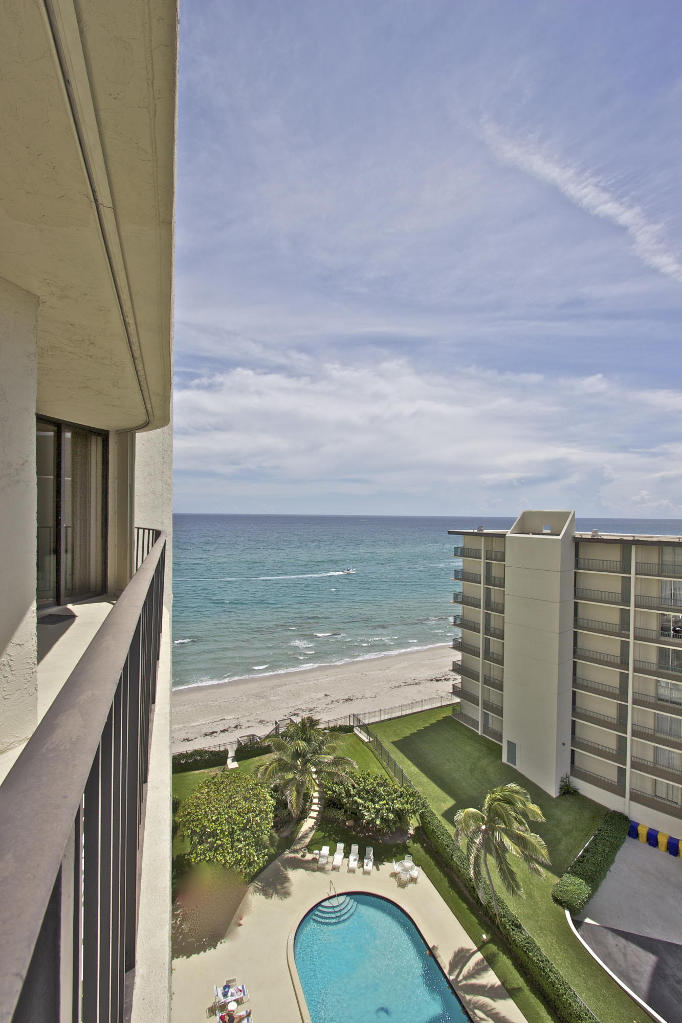 5420 N Ocean Avenue — Photo 3