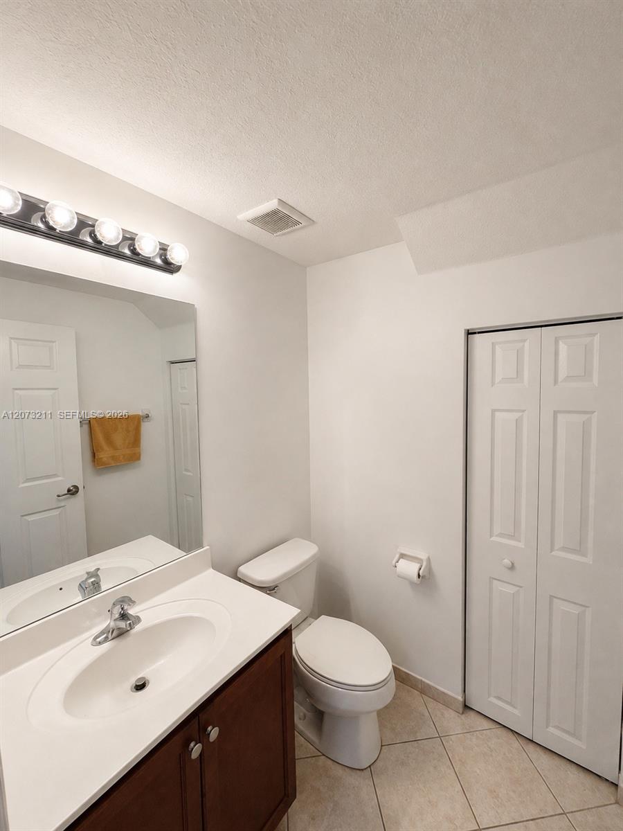 14701 SW 22nd Ter — Photo 4