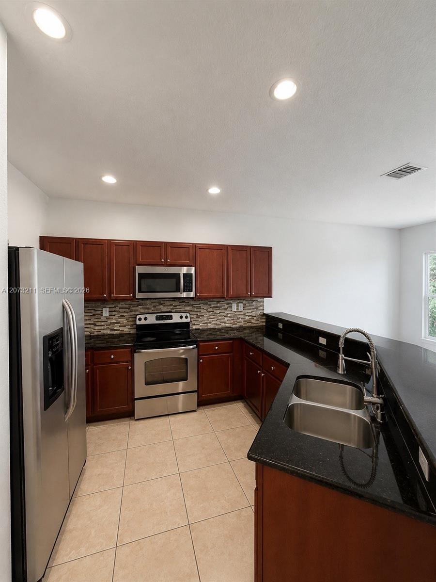 14701 SW 22nd Ter — Photo 5