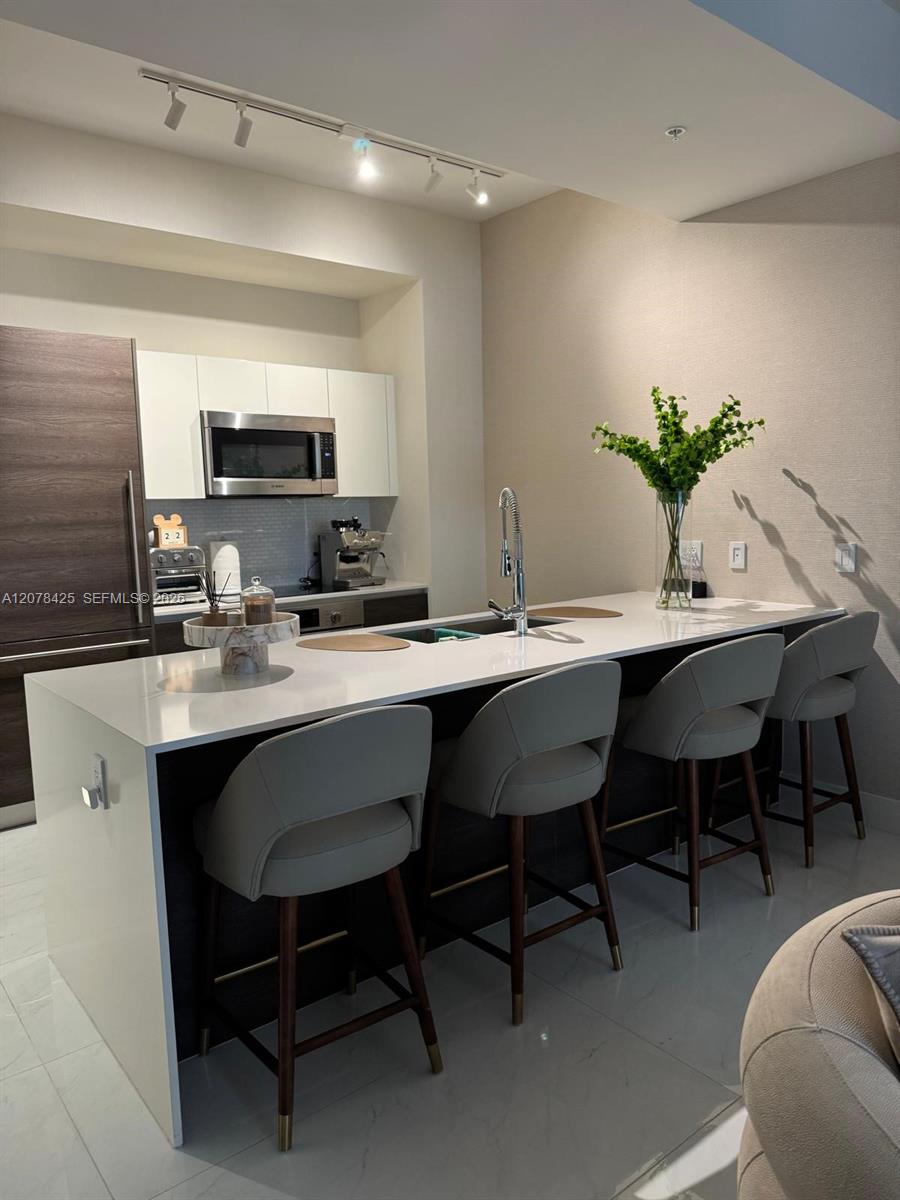 301 Altara Ave # 403 — Photo 2