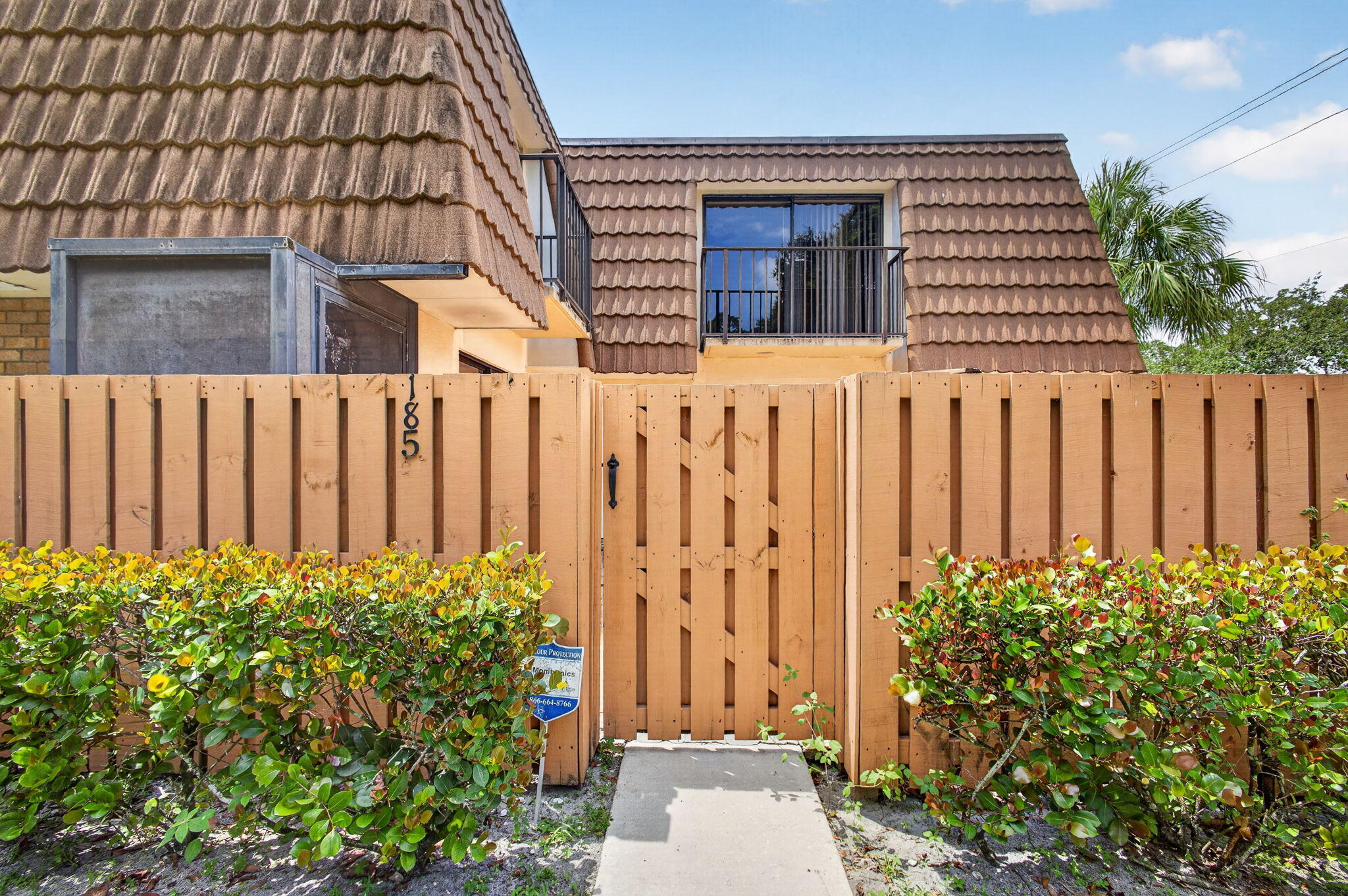 185 Charter Way — Photo 4