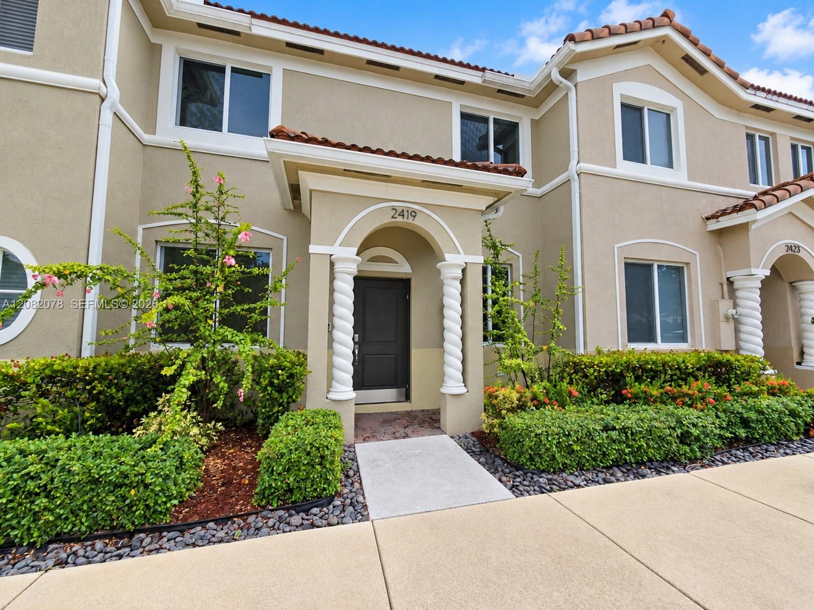 2419 SE 11th St, Homestead FL 33035