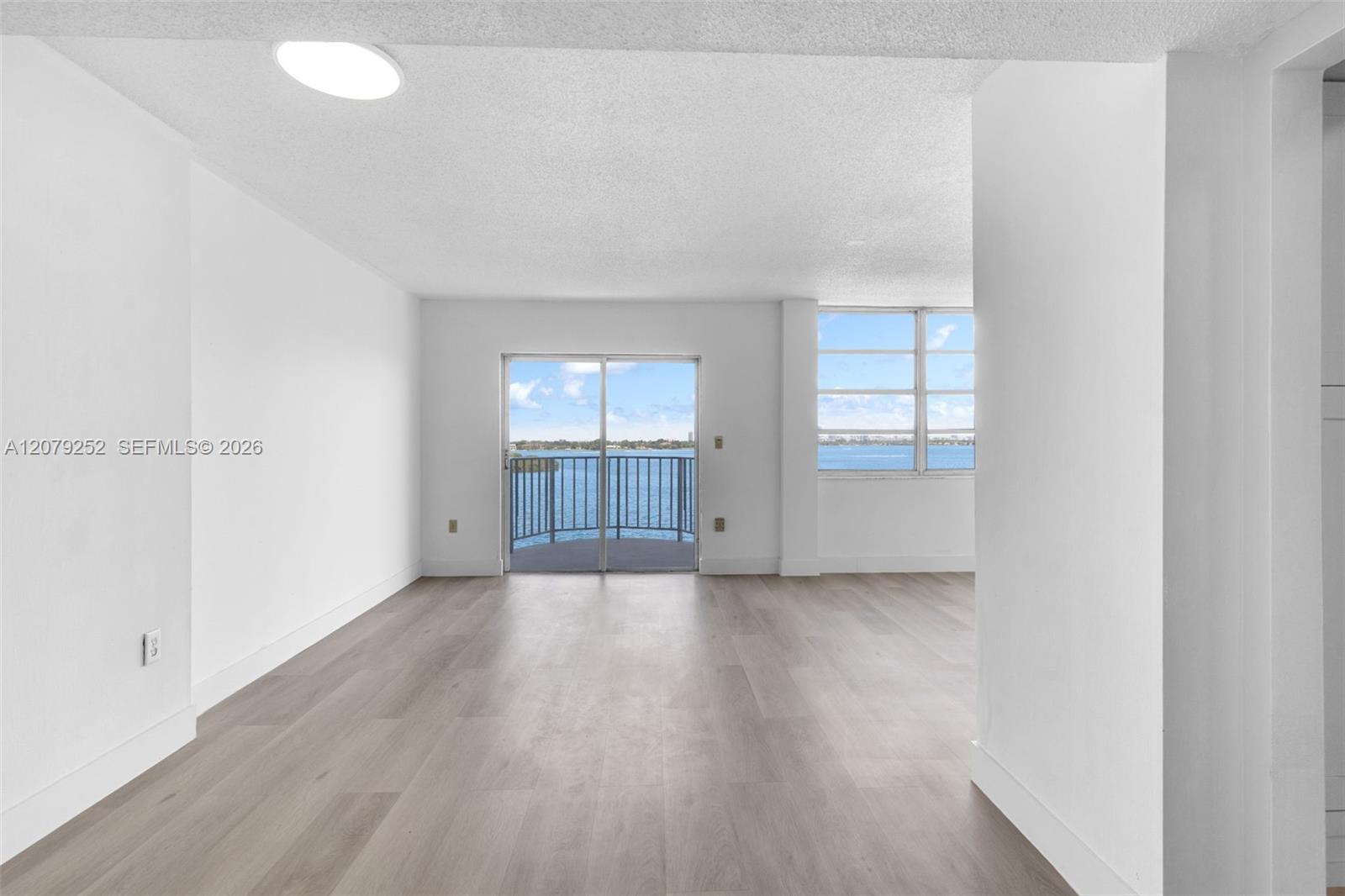 11930 N Bayshore Dr # 704 — Photo 5