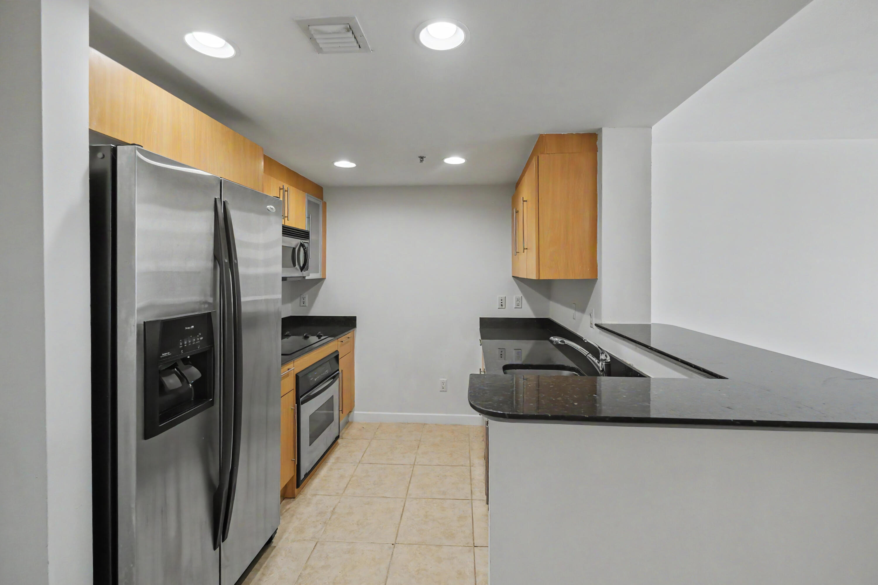 335 S Biscayne Boulevard # 1002 — Photo 4