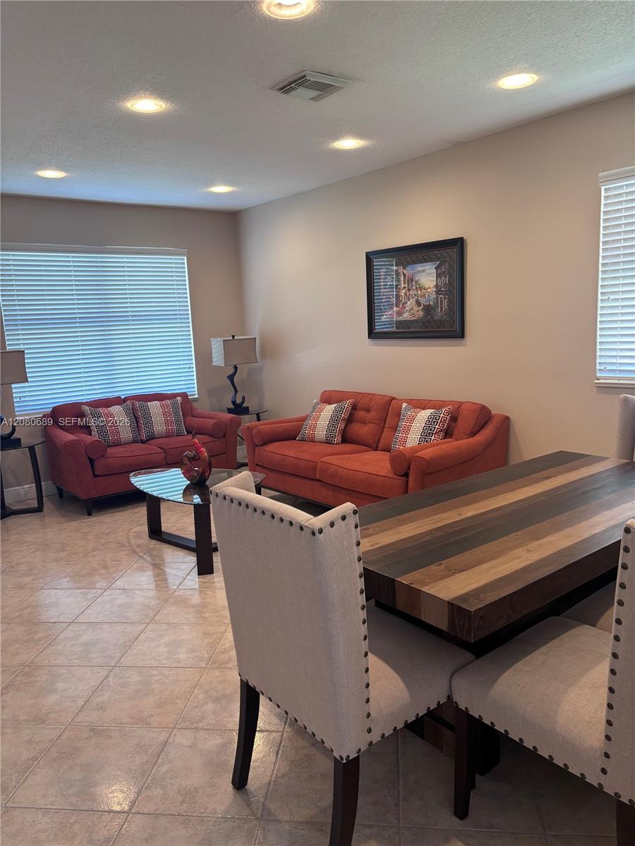 2223 SW 134th Ave — Photo 5