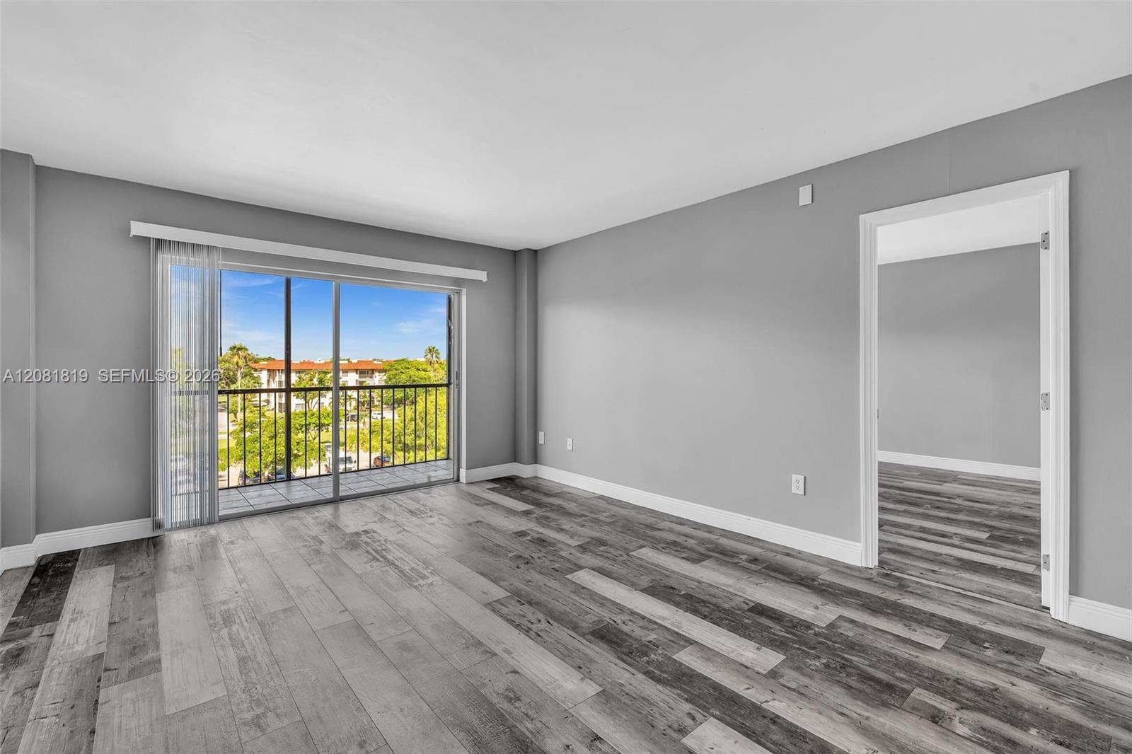 4158 Inverrary Dr # 503, Lauderhill FL 33319