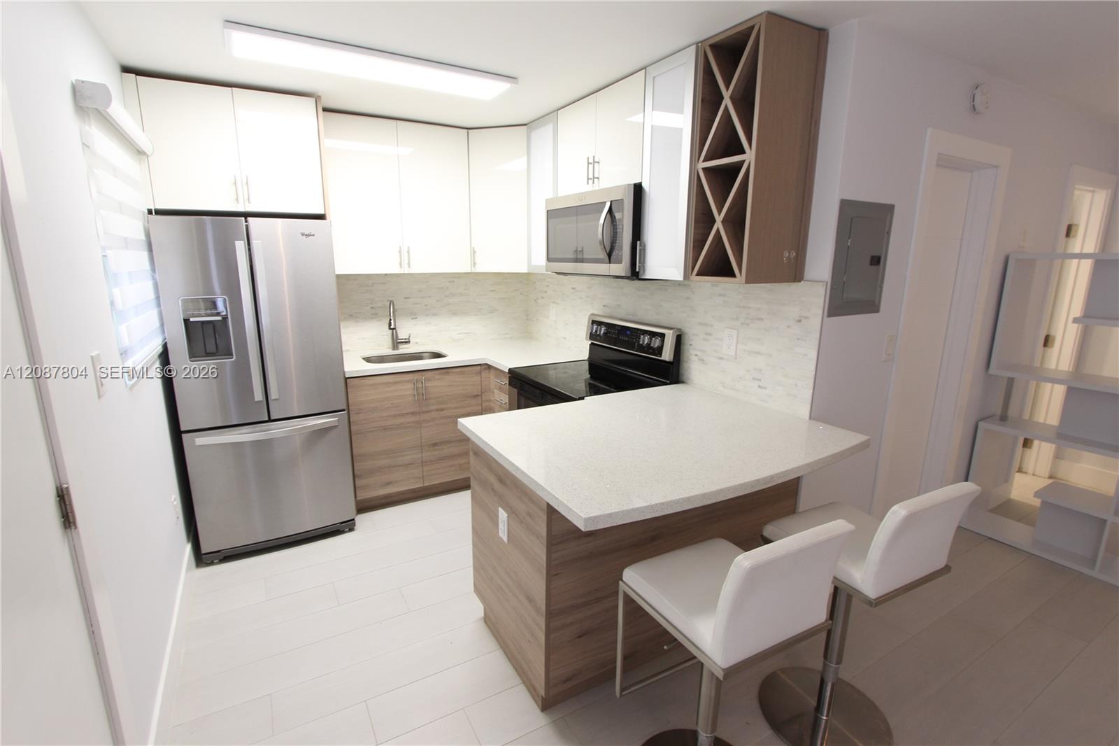 427 Santander Ave # 202 — Photo 4