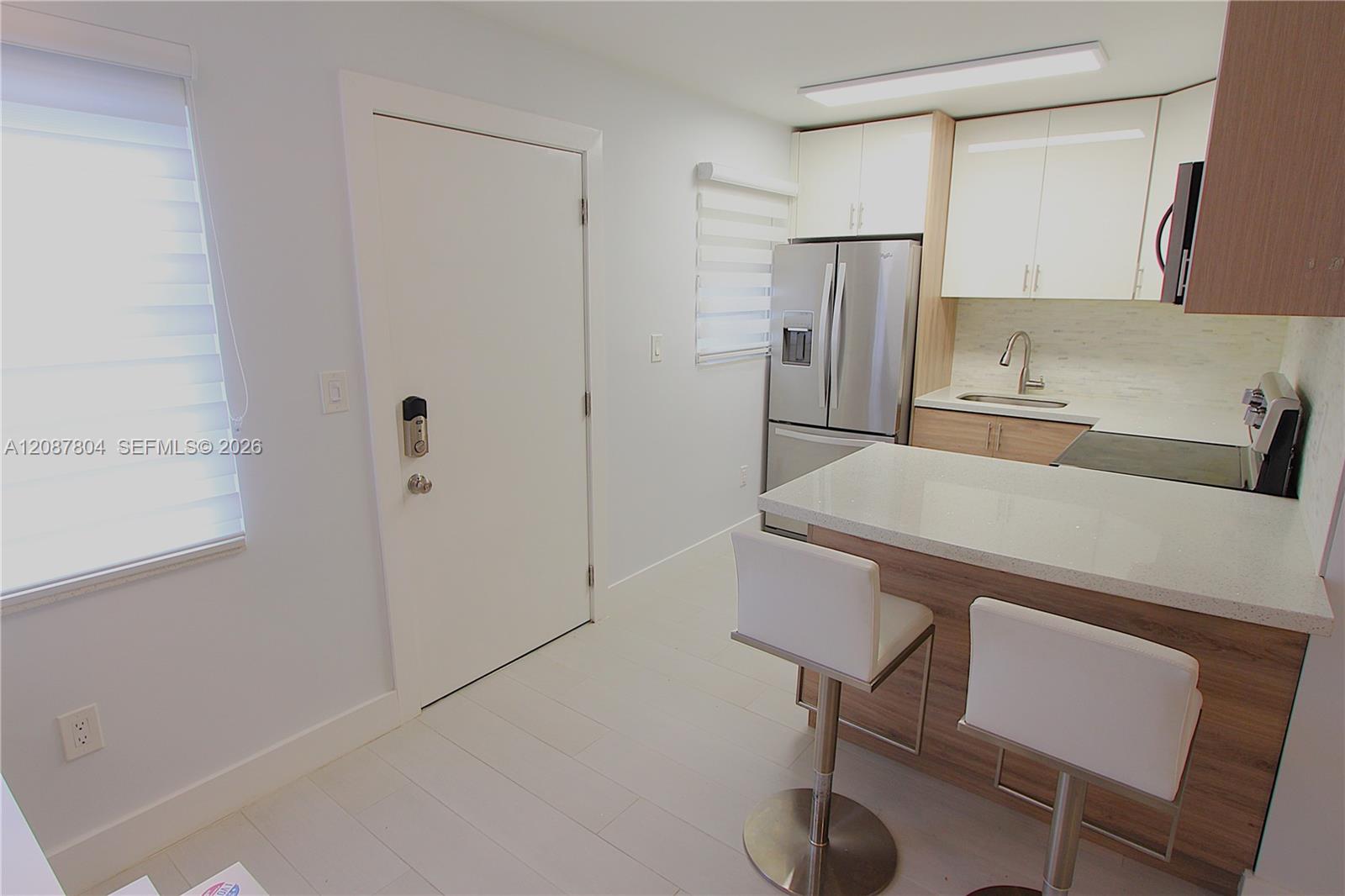 427 Santander Ave # 202 — Photo 5