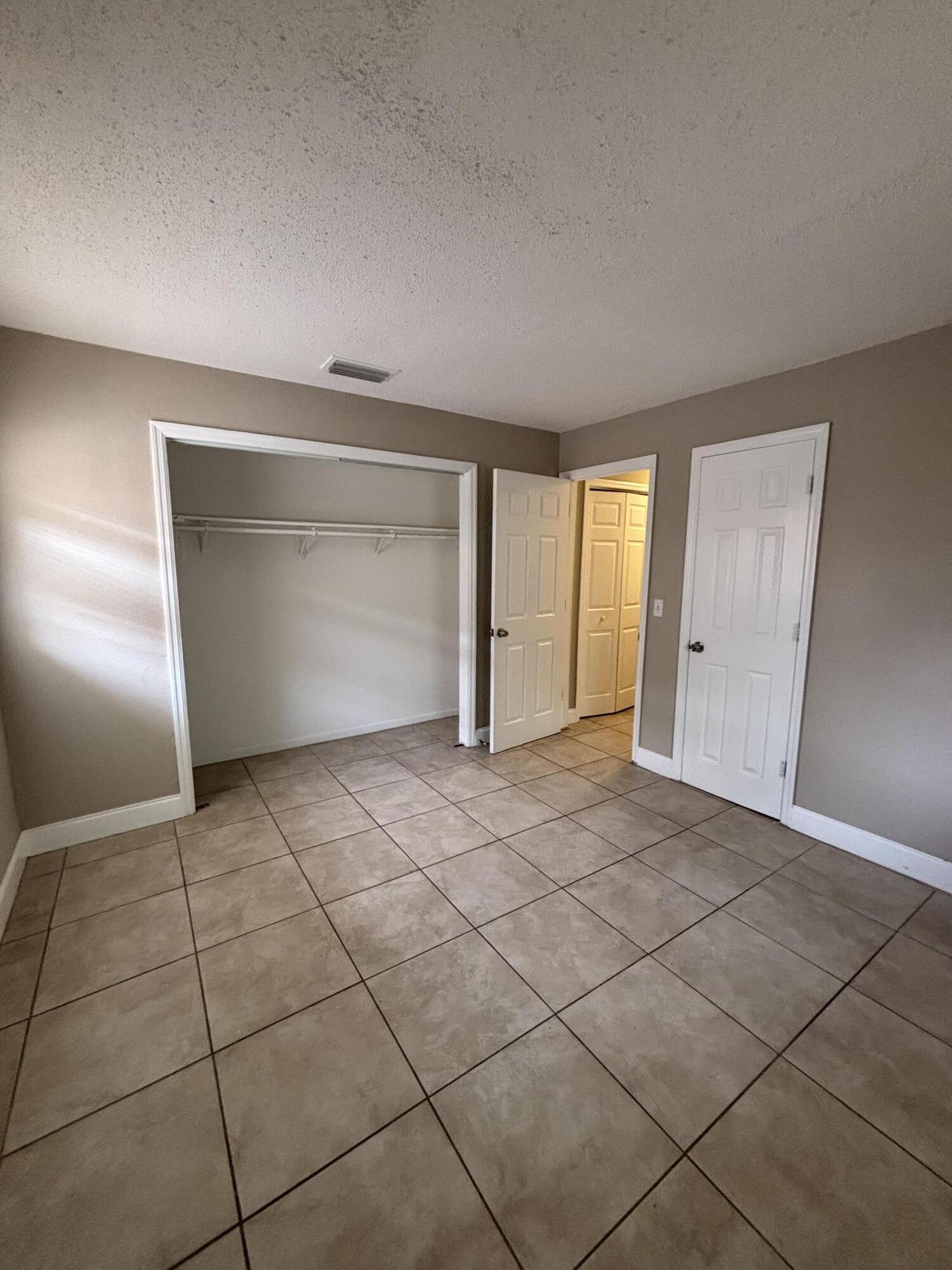 1550 NW 15TH Street # 8 — Photo 4