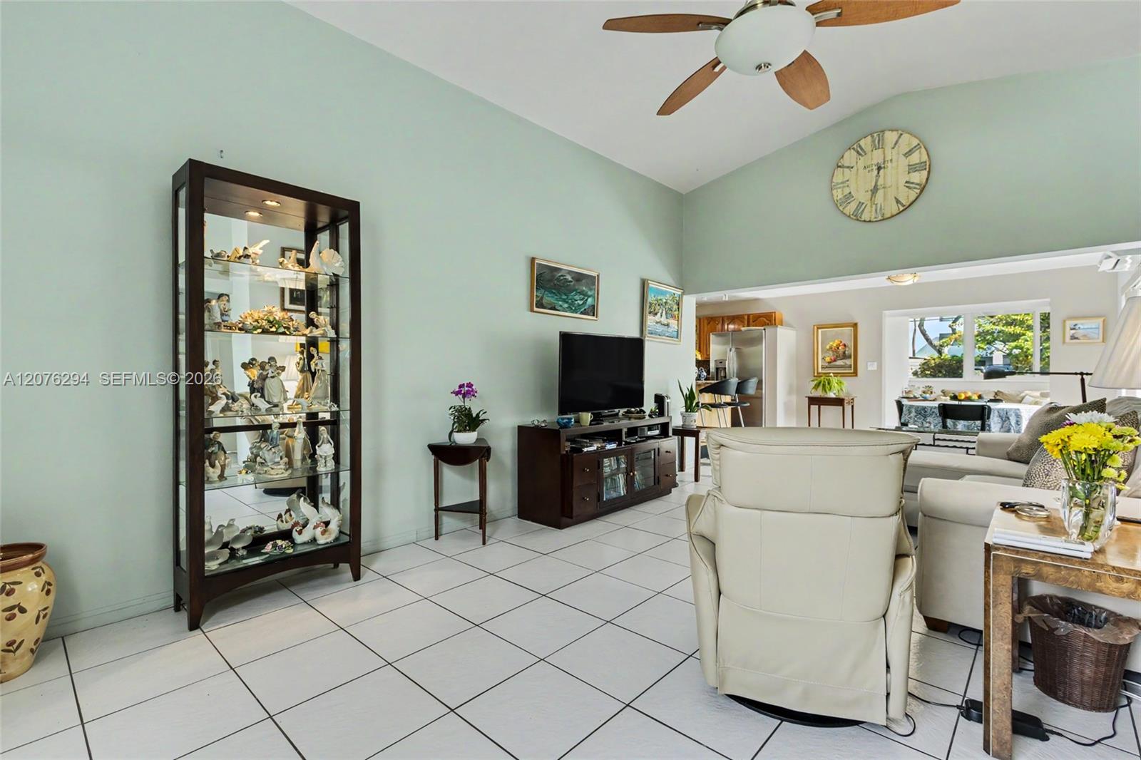 1523 Liberty St — Photo 4