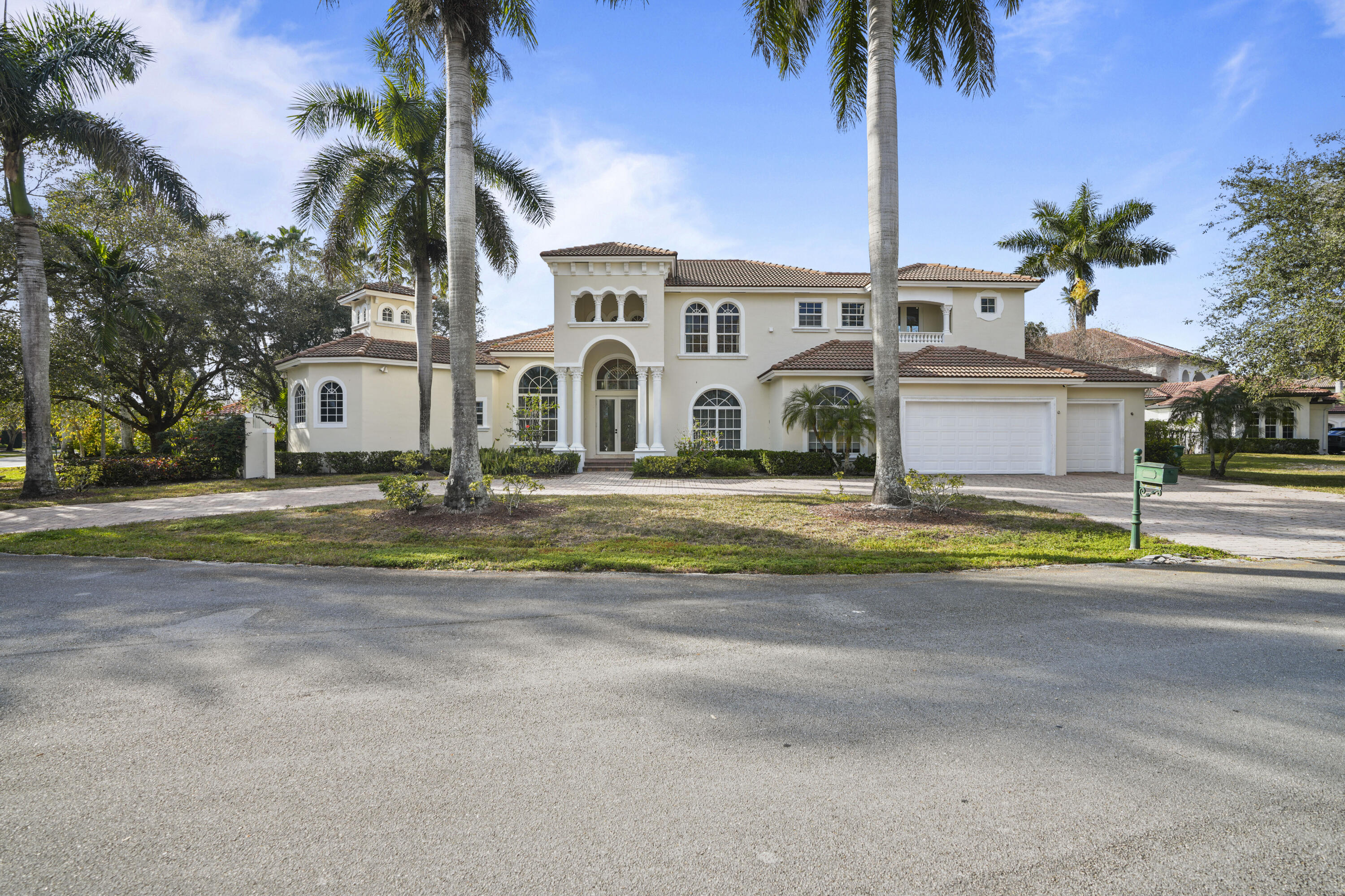 3201 E Stonebrook Circle, Davie FL 33330