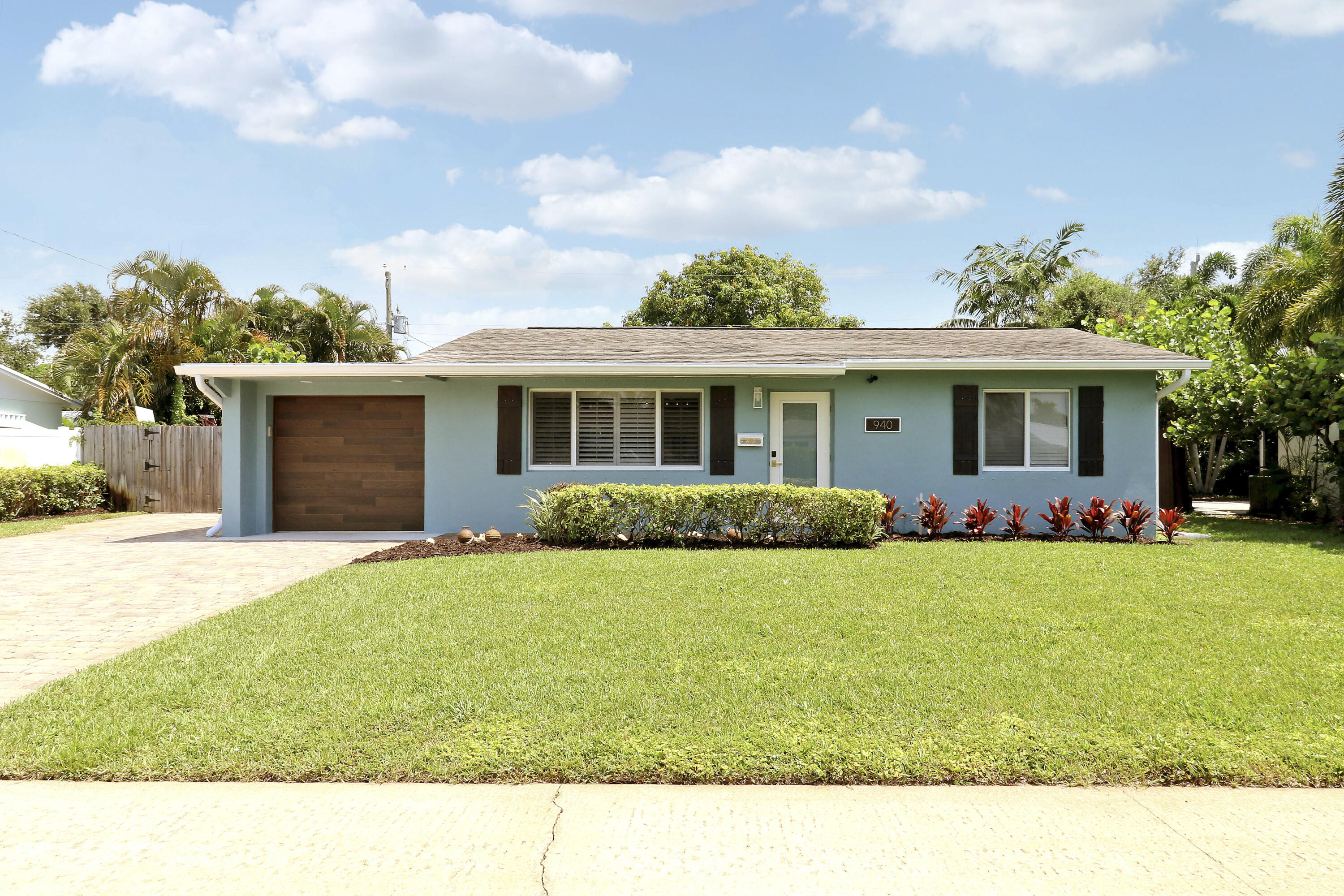 940 Dogwood Road, North Palm Beach FL 33408
