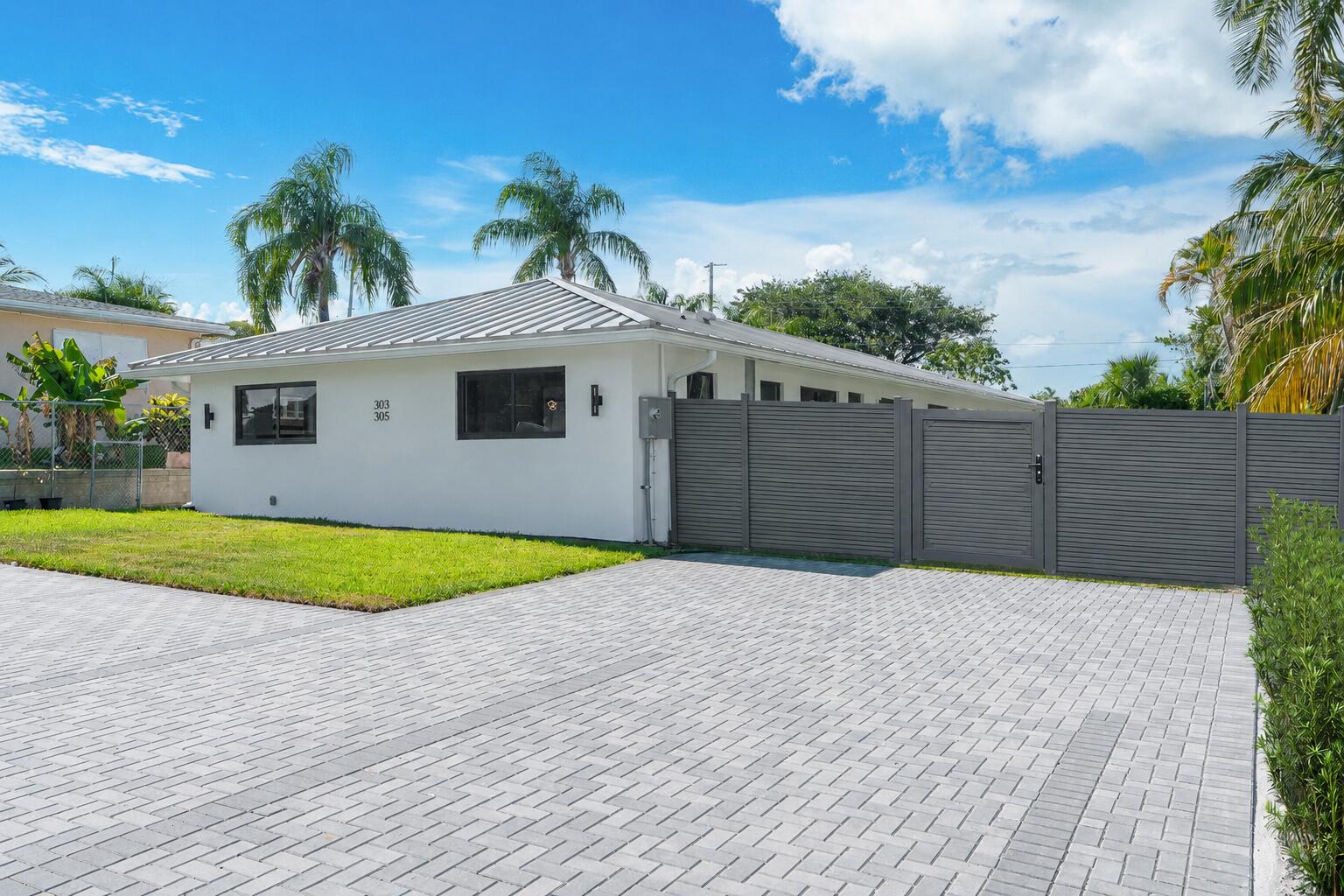303 DE CARIE Street # 303, Delray Beach FL 33444