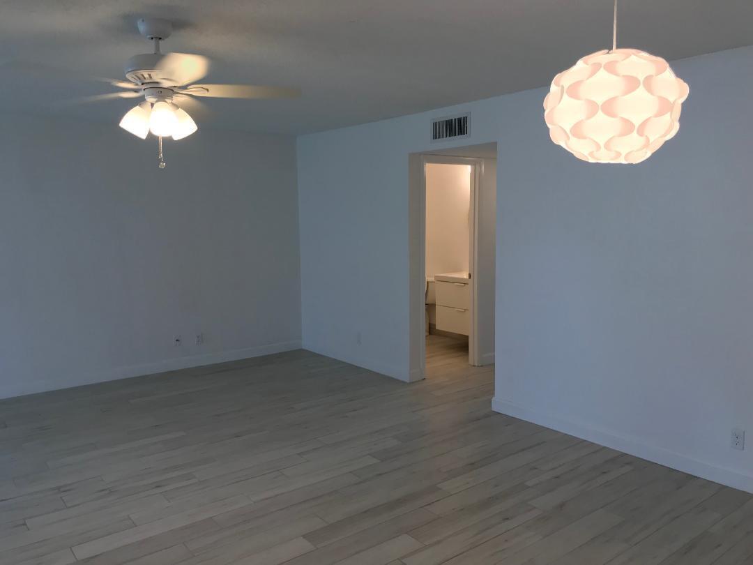 1387 HIGH POINT Way NW # B — Photo 4