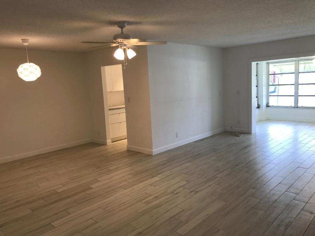 1387 HIGH POINT Way NW # B — Photo 2