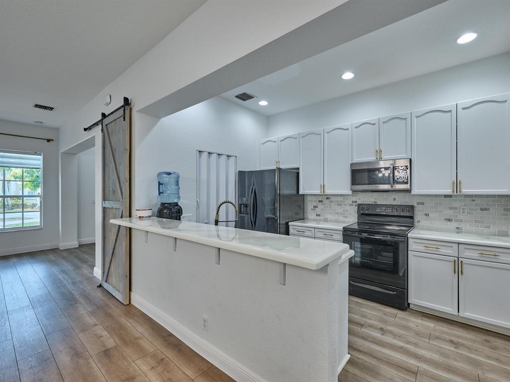 2401 NW 7TH Street — Photo 4