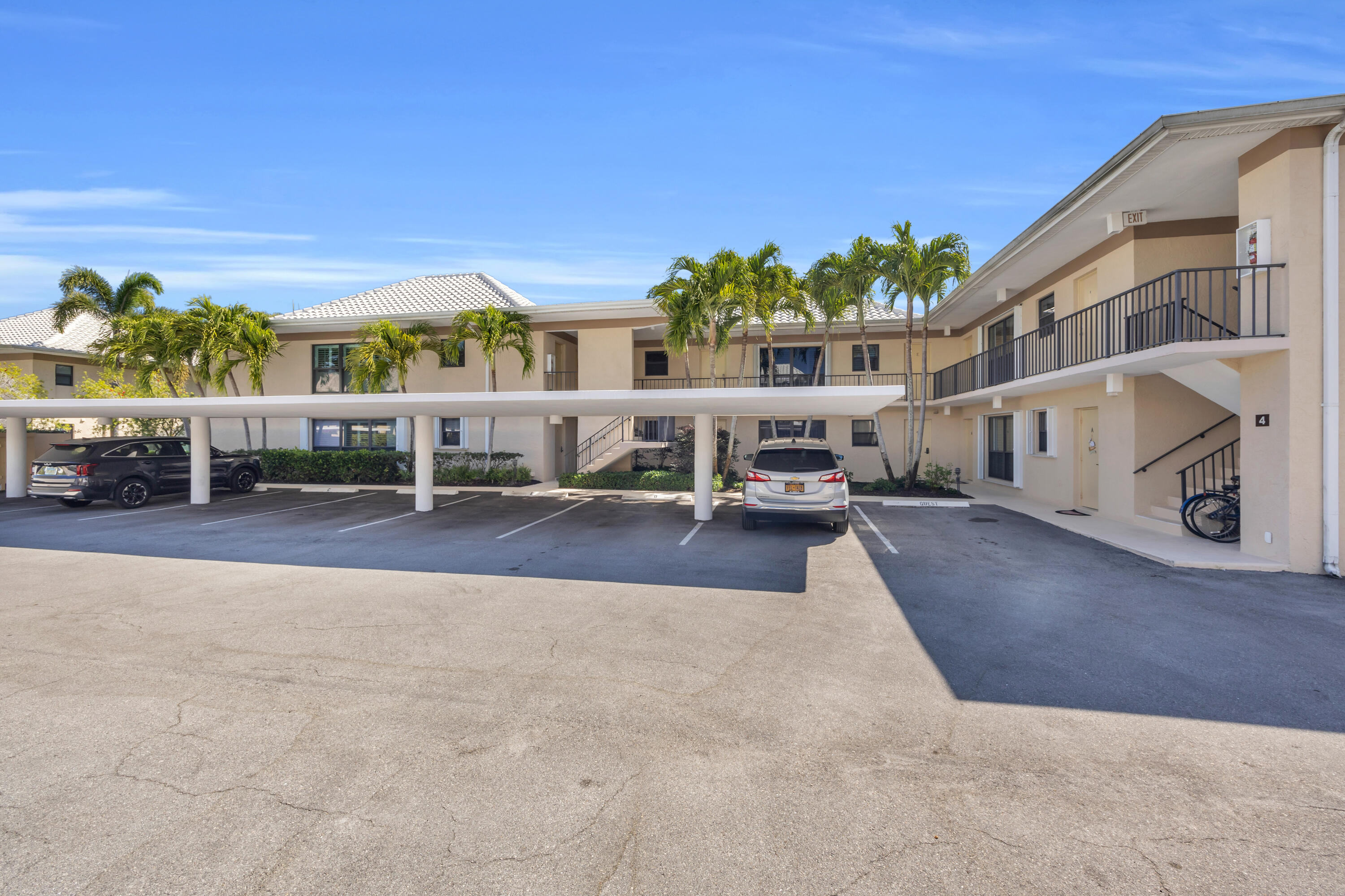 4 SE Turtle Creek Drive # E, Jupiter FL 33469