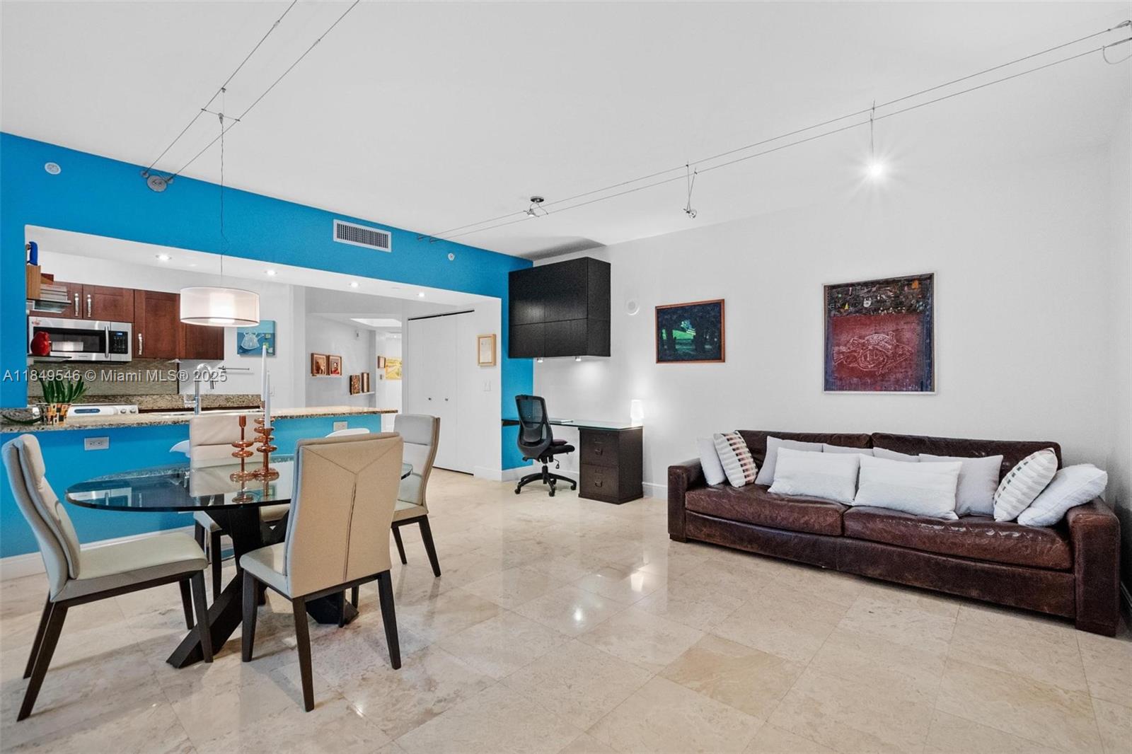 19900 E Country Club Dr # 212, Aventura FL 33180