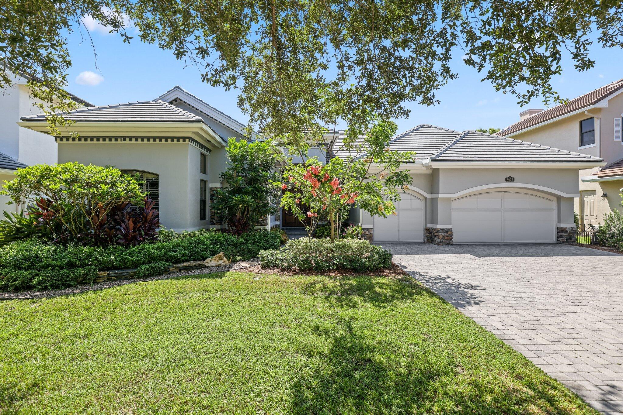 8977 Stone Pier Drive — Photo 4