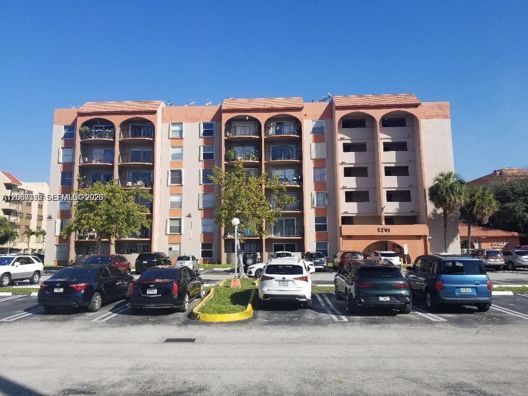 5201 NW 7th St # 506, Miami FL 33126