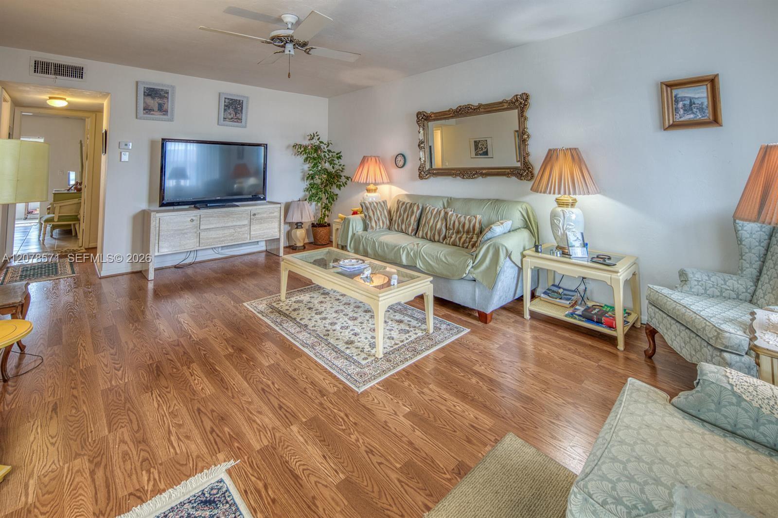 2440 W Lake Osborne Dr # 210 — Photo 2