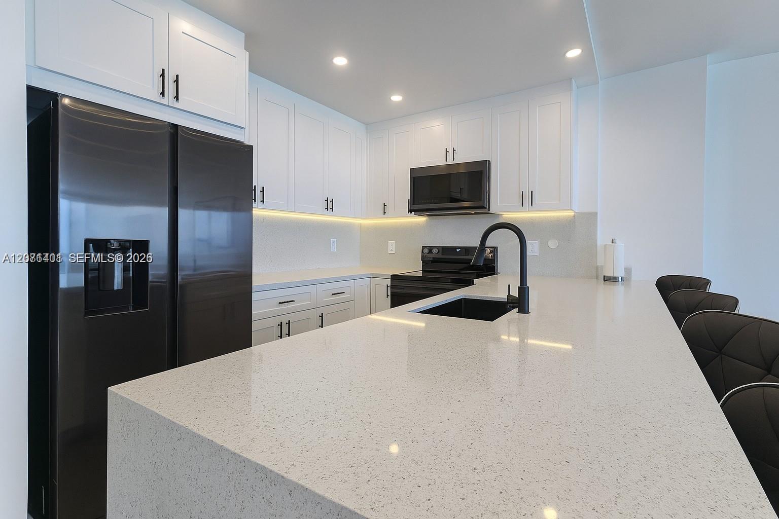 5601 Collins Ave # 1409 View 14
