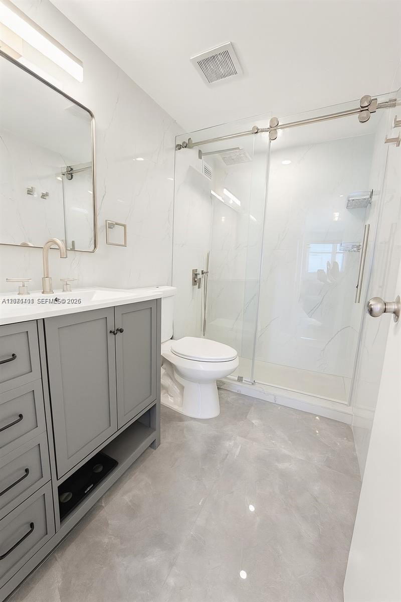 5601 Collins Ave # 1409 View 8