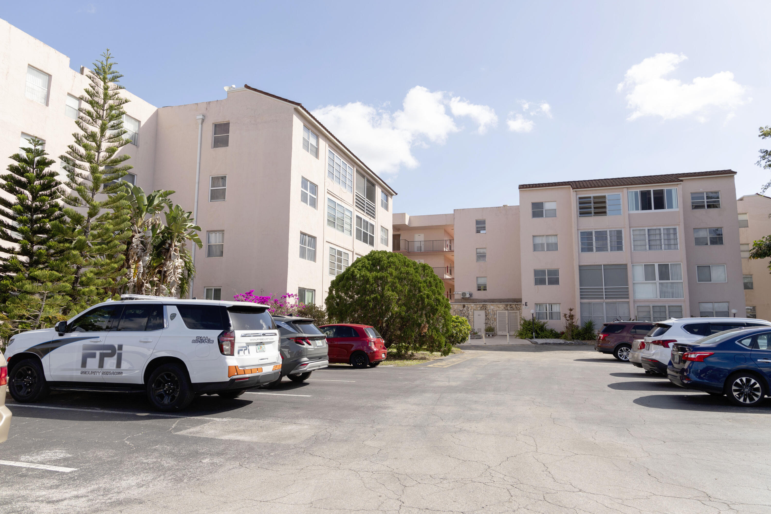 2851 Somerset Drive # 116 E, Lauderdale Lakes FL 33311