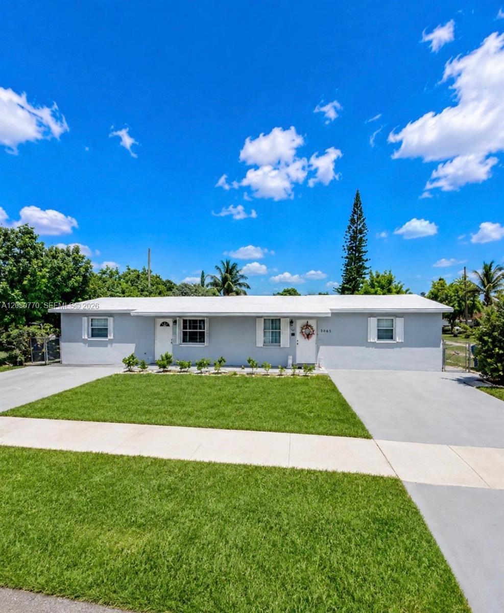 5901 Garfield St, Hollywood FL 33021