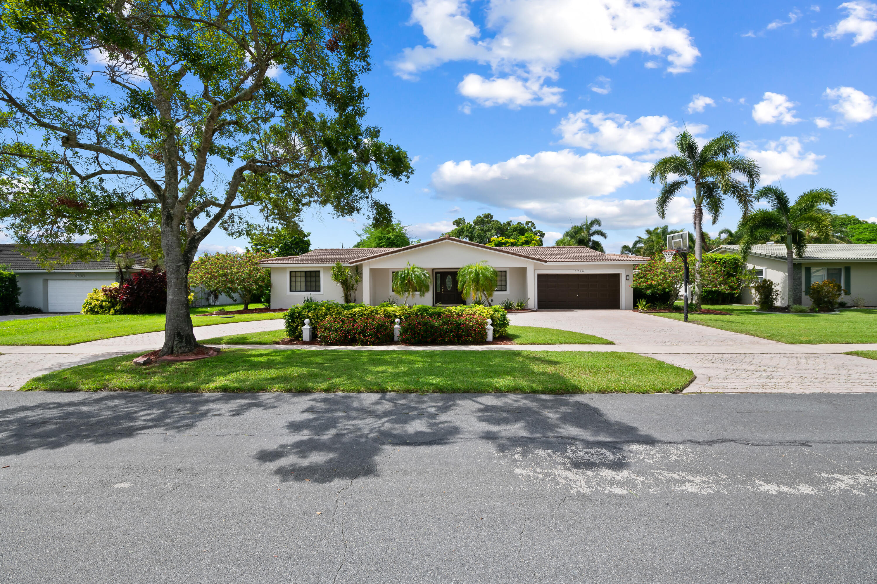 5720 SW 7th Street, Plantation FL 33317