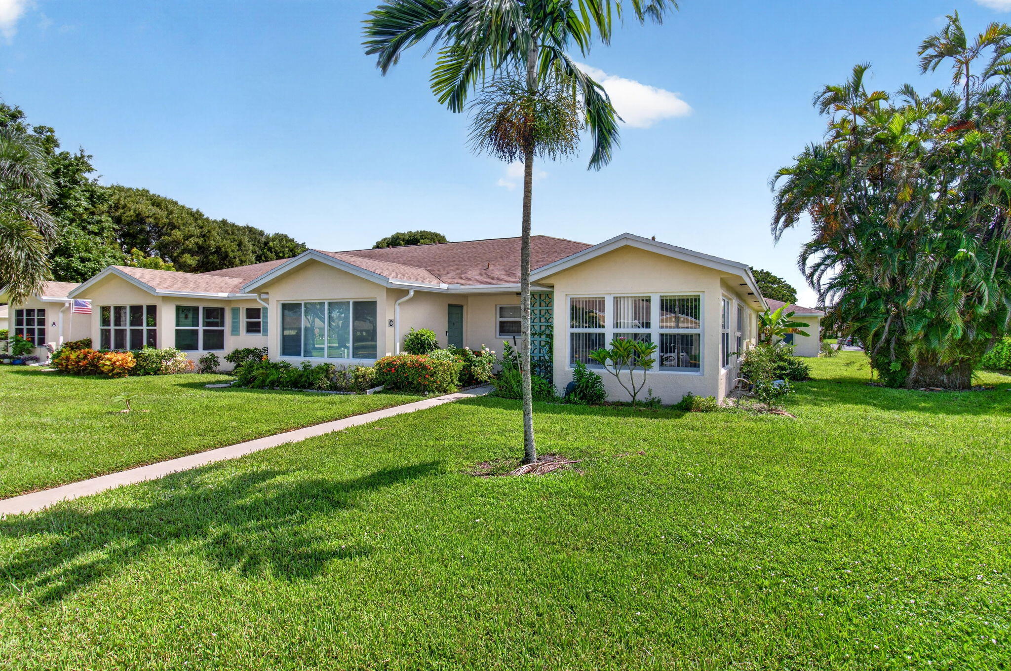 5174 LAKEFRONT Boulevard # D — Photo 3