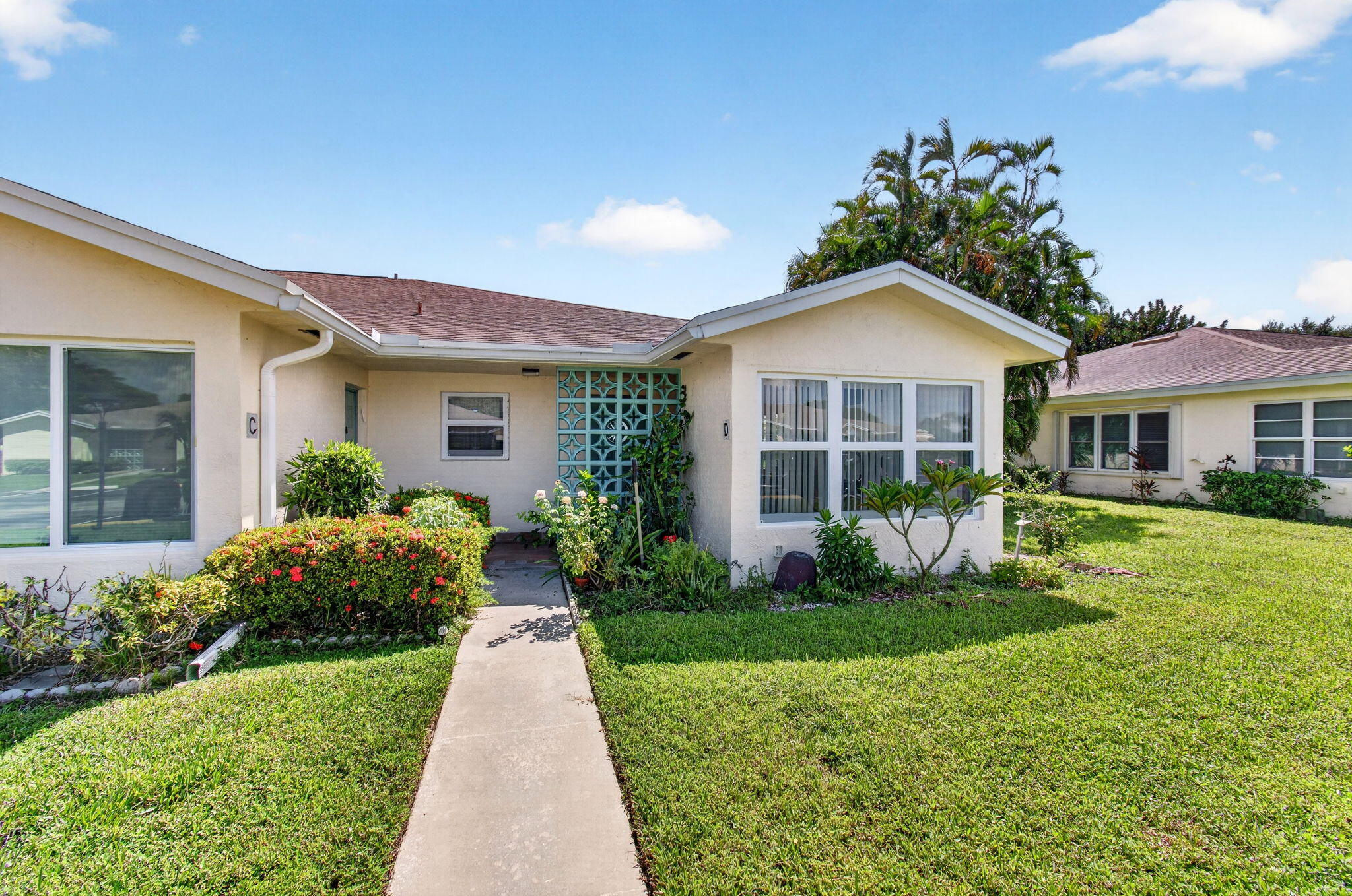 5174 LAKEFRONT Boulevard # D — Photo 4