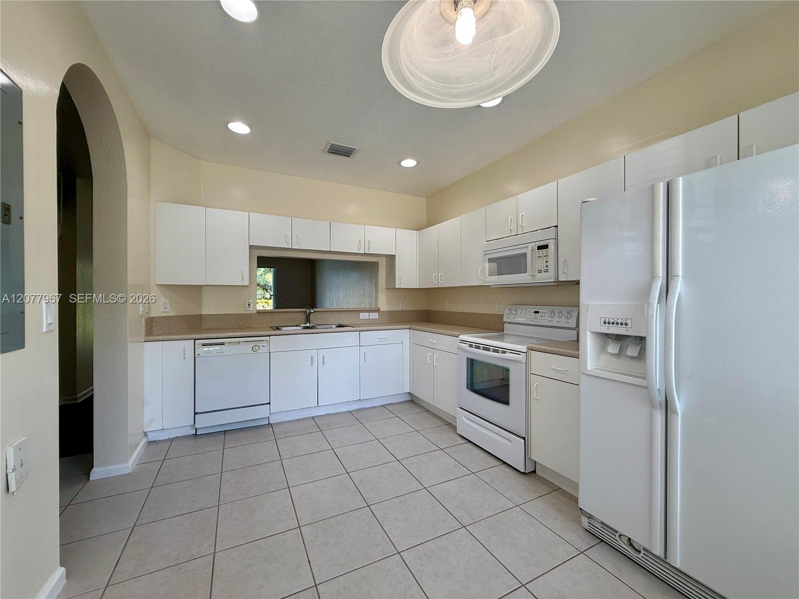 8219 SW 27th St # 102 — Photo 5